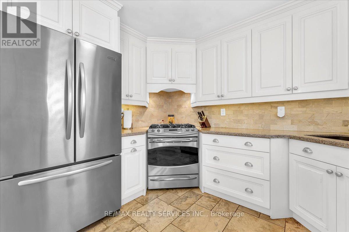 36 BRYDON CRESCENT - 16