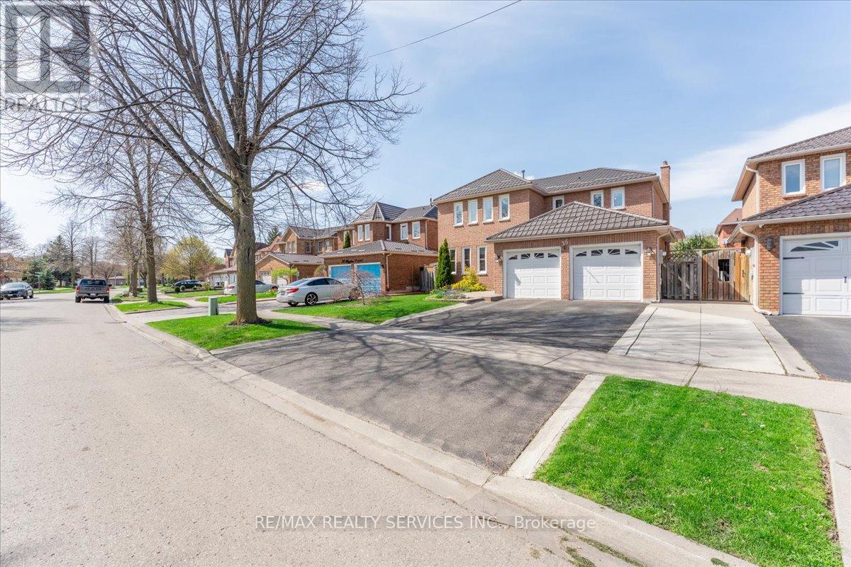 36 BRYDON CRESCENT - Image 2