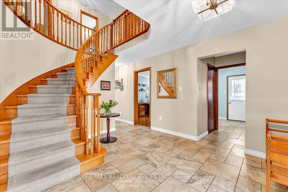 36 BRYDON CRESCENT - 21