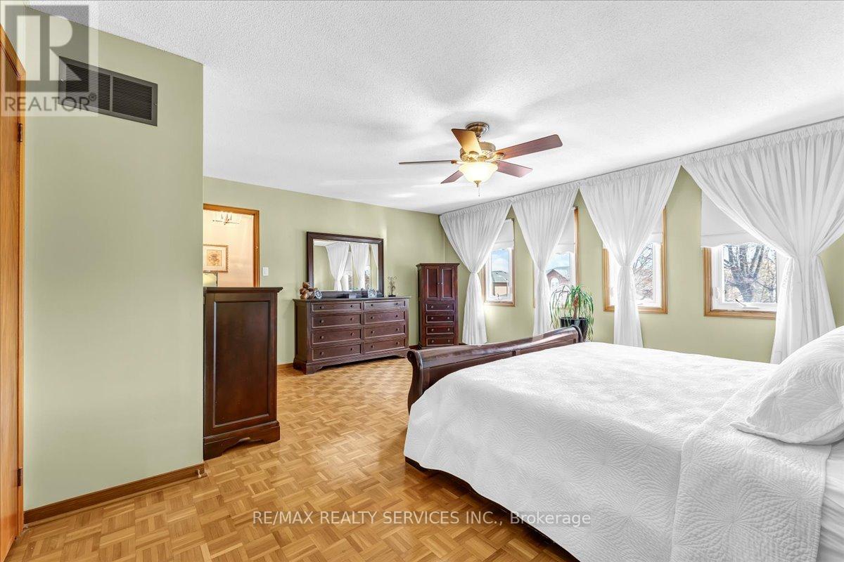 36 BRYDON CRESCENT - 24