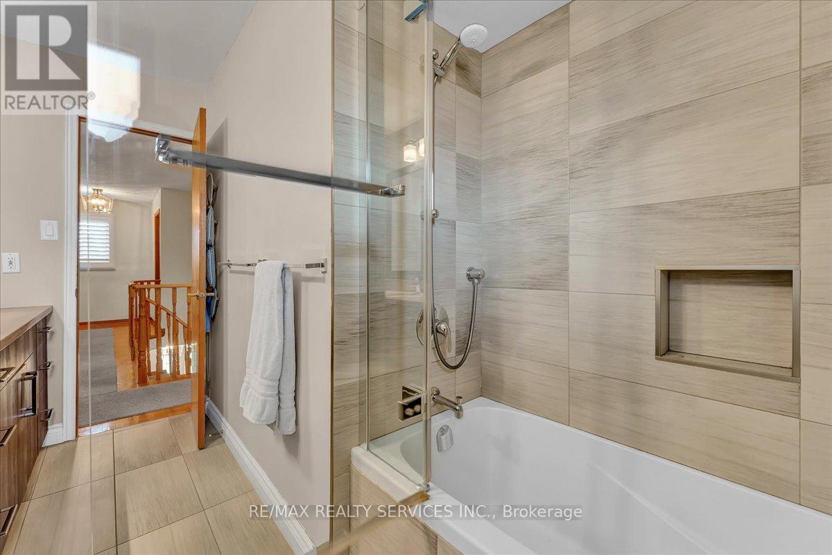 36 BRYDON CRESCENT - 30