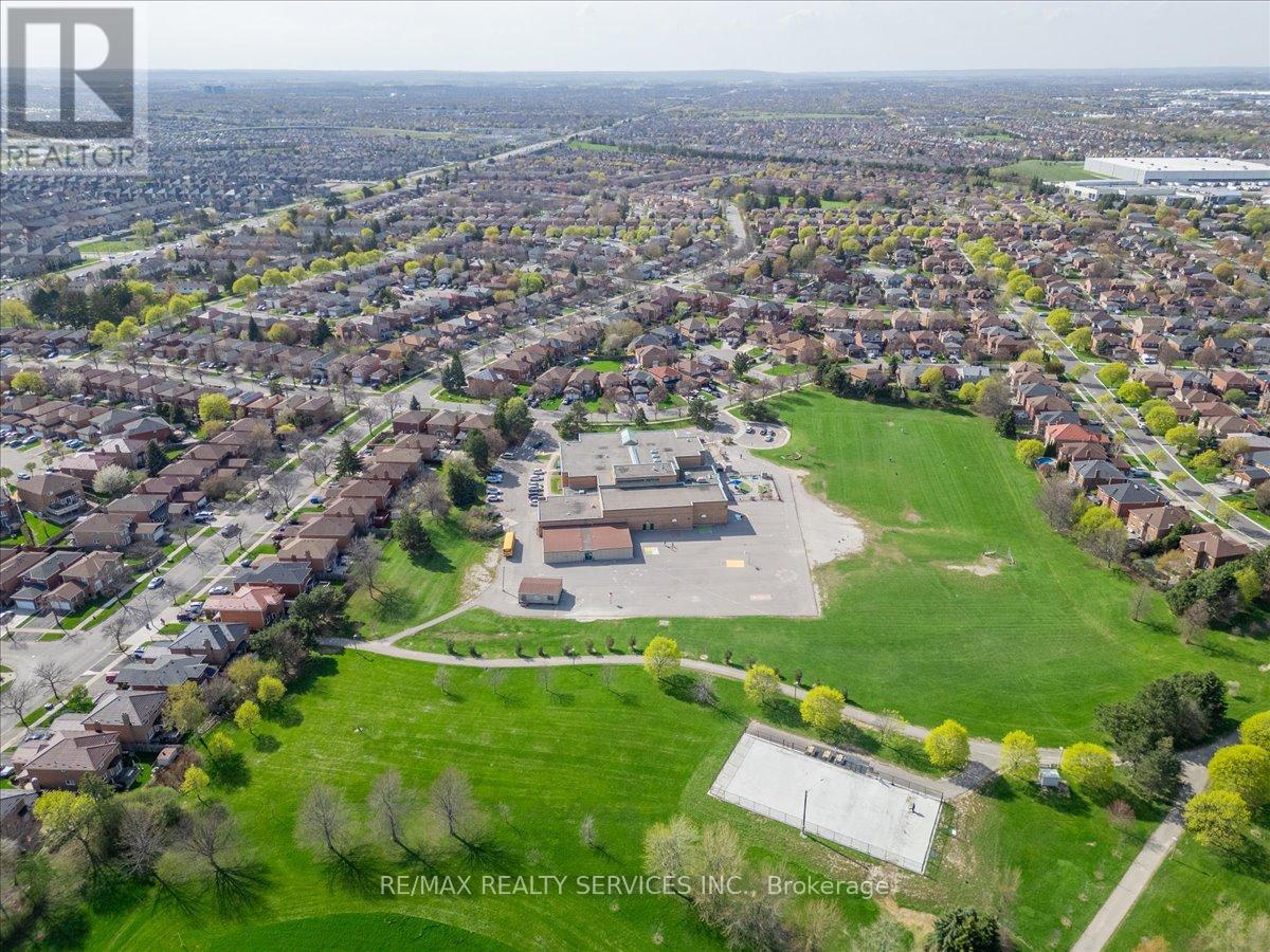 36 BRYDON CRESCENT - 47