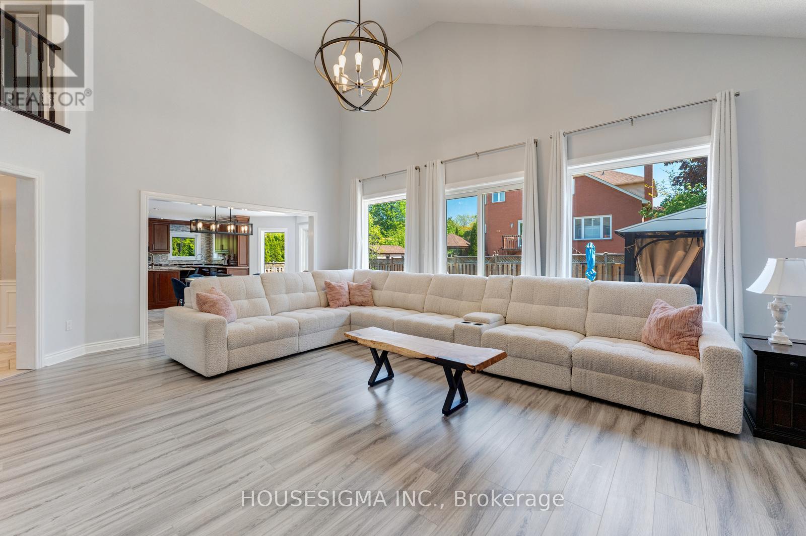 30 GOODERHAM DRIVE - 12