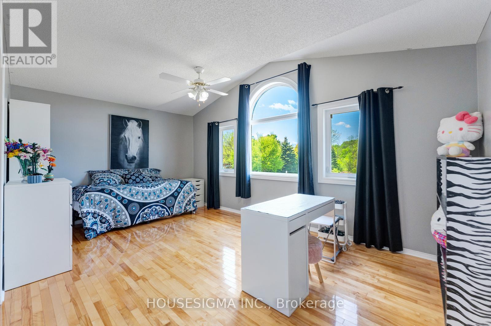 30 GOODERHAM DRIVE - 32