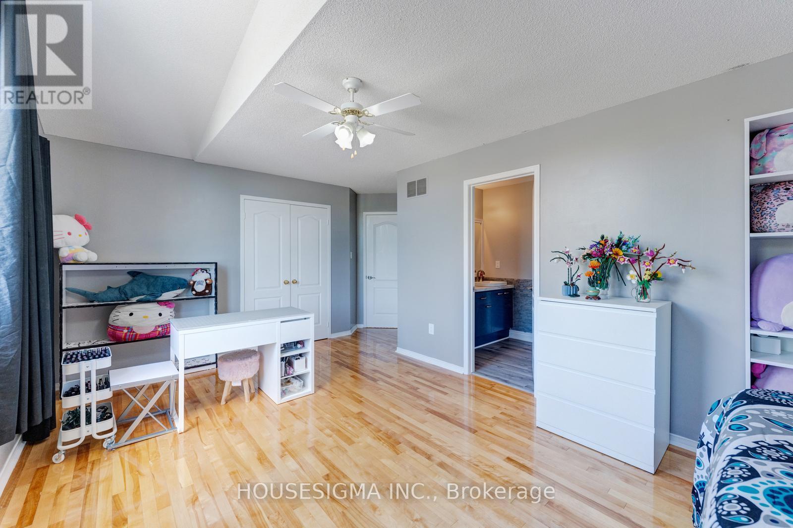 30 GOODERHAM DRIVE - 33