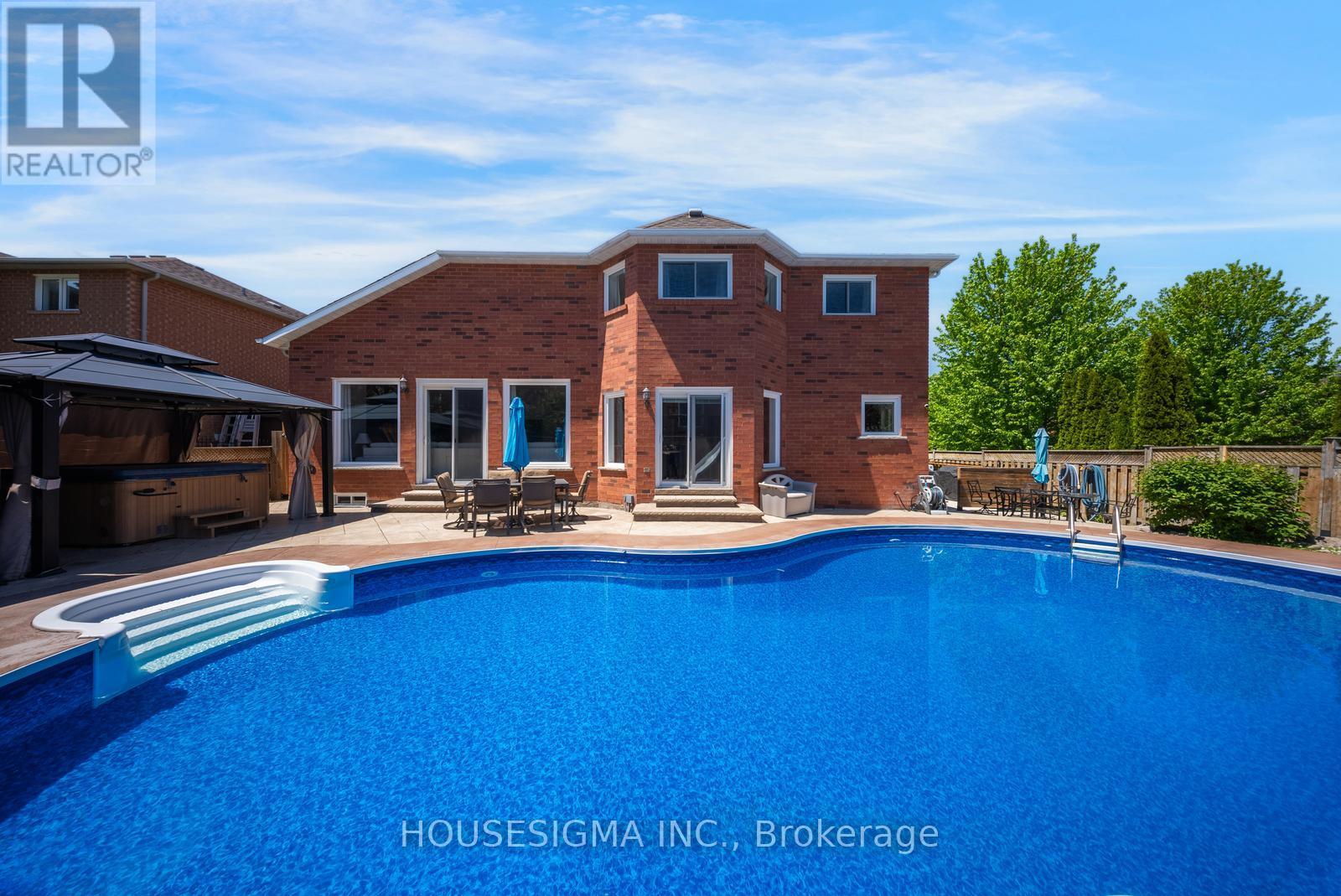 30 GOODERHAM DRIVE - 43