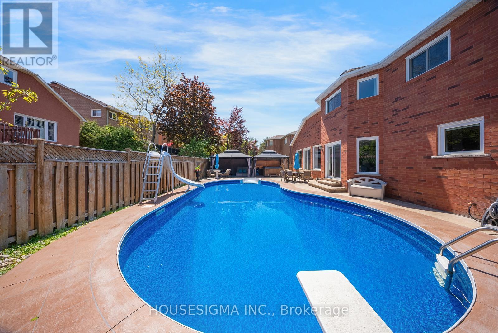 30 GOODERHAM DRIVE - 44