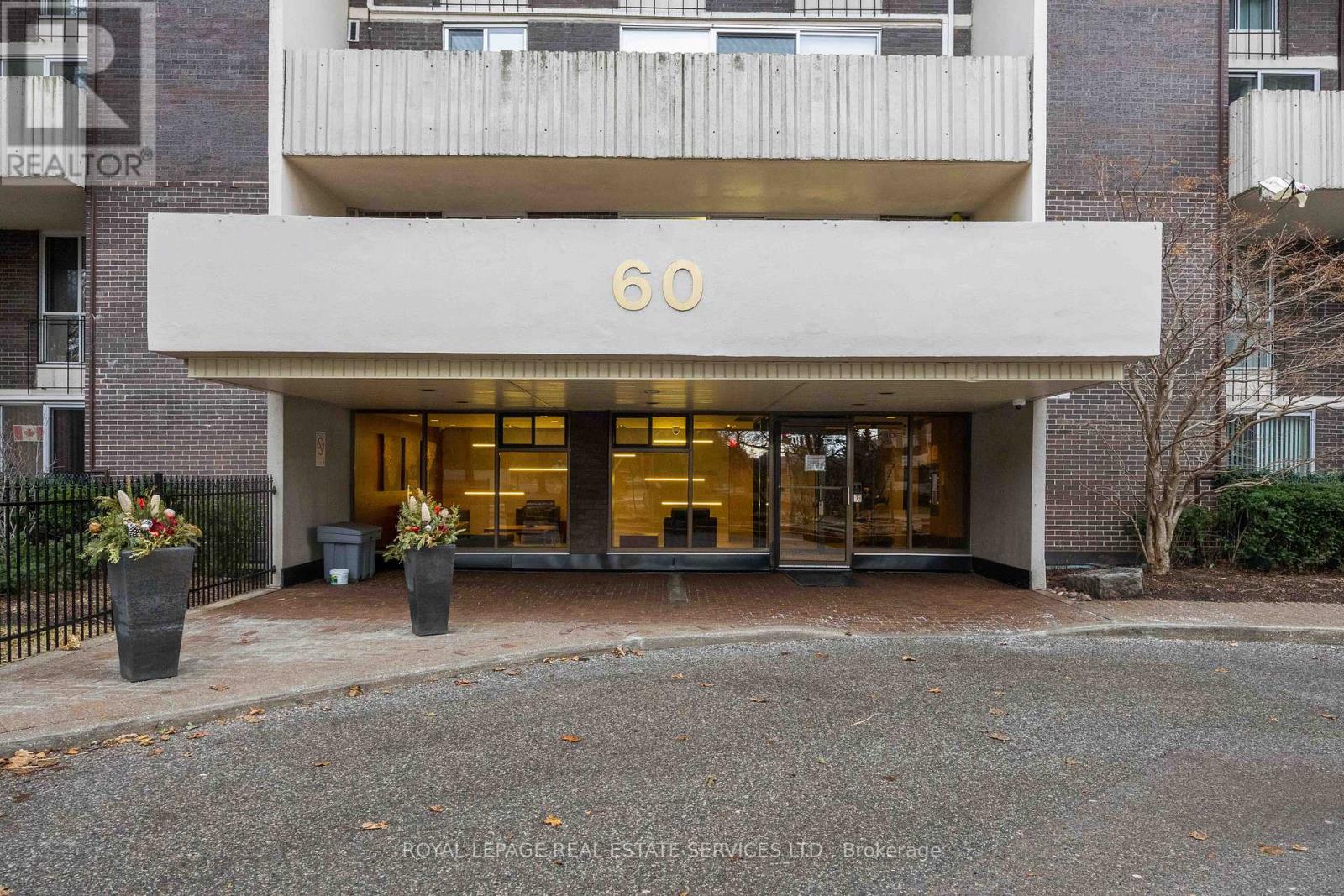 #808 60 SOUTHPORT STREET - Image 3