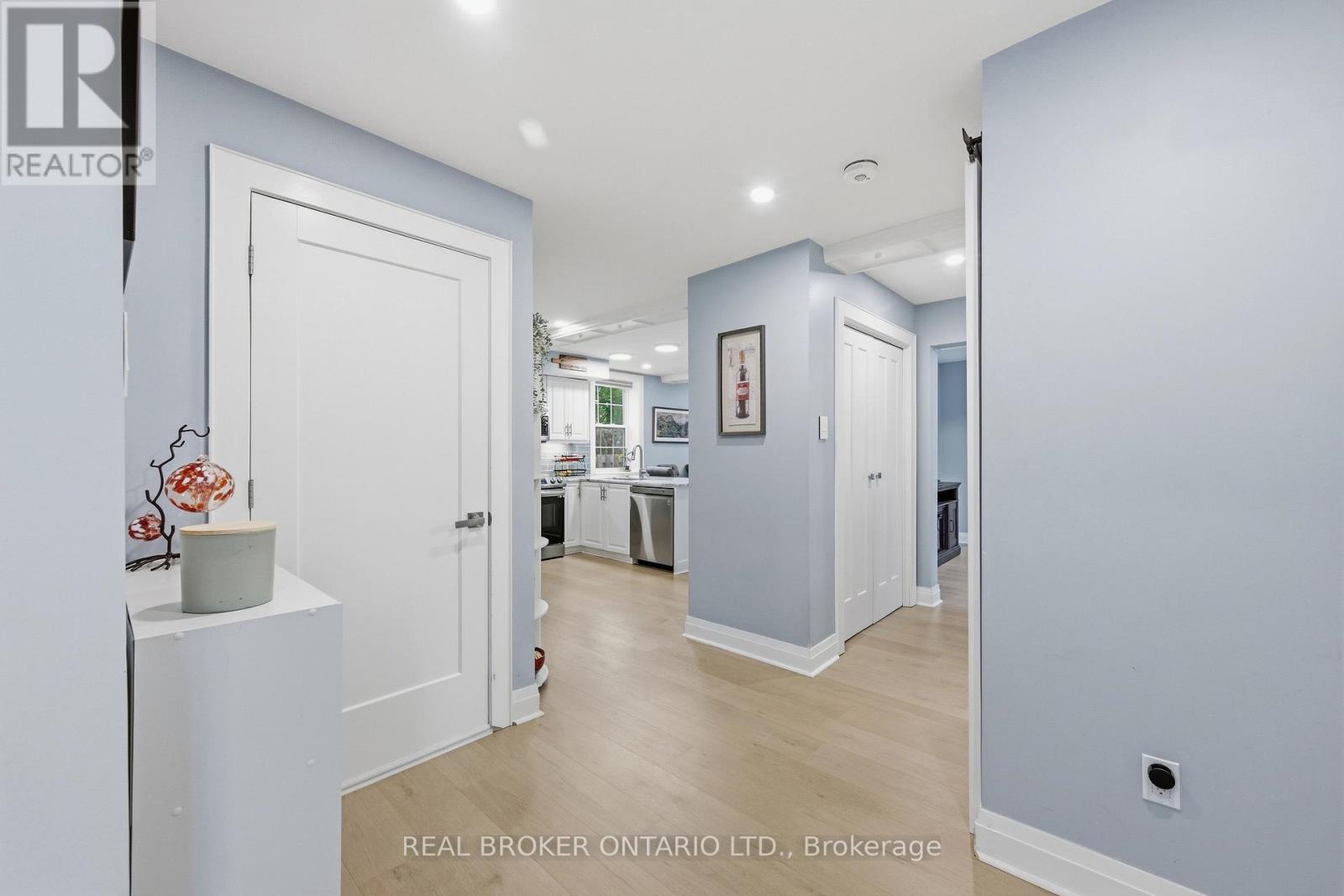 118 BROCK STREET E - 21
