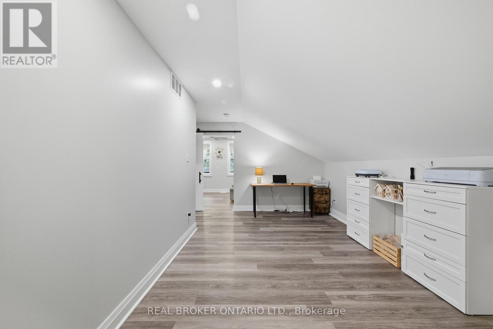 118 BROCK STREET E - 34