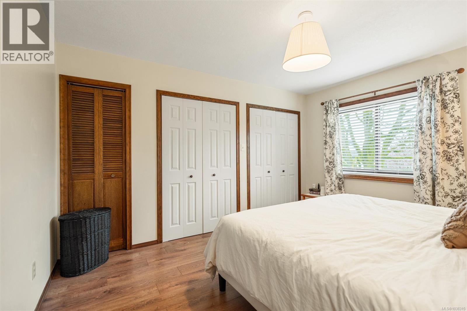 891 Lavender Ave, Saanich