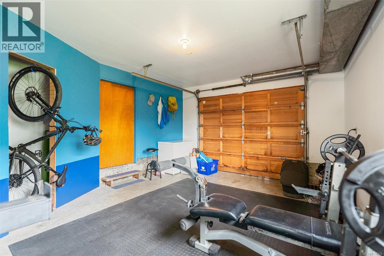 891 Lavender Ave, Saanich