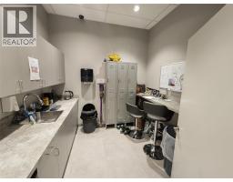 1928 Summit Drive, Kelowna, BC V1V1N6 Photo 7