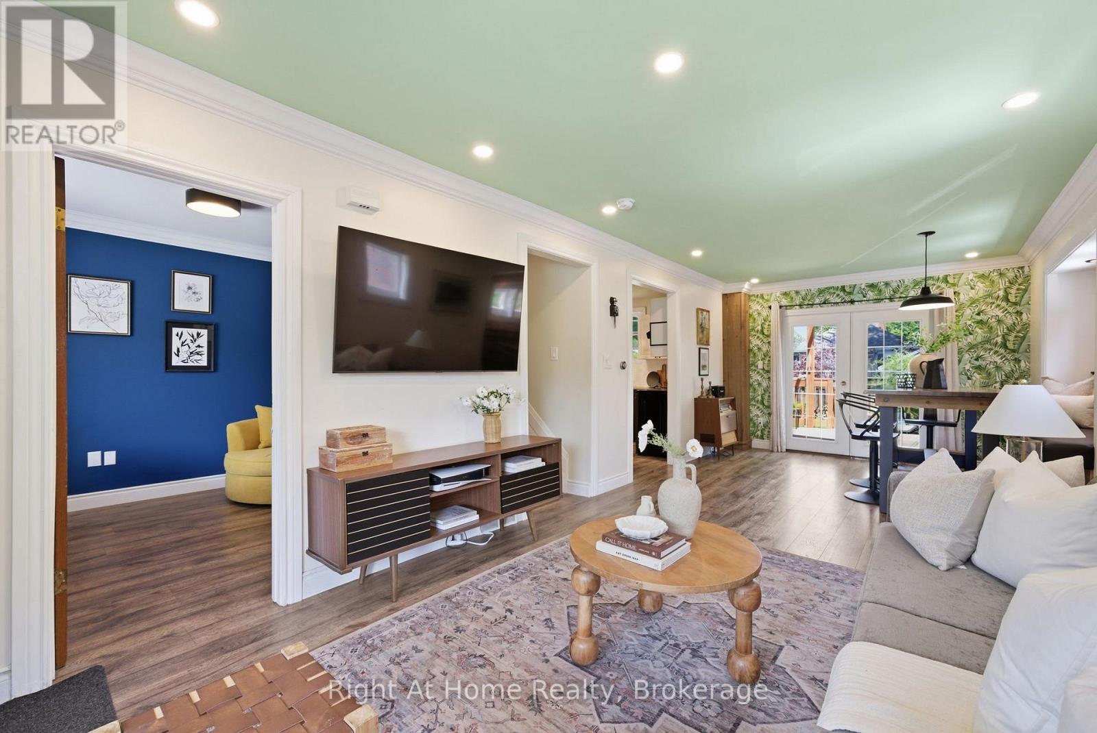 381 JARVIS STREET - 16