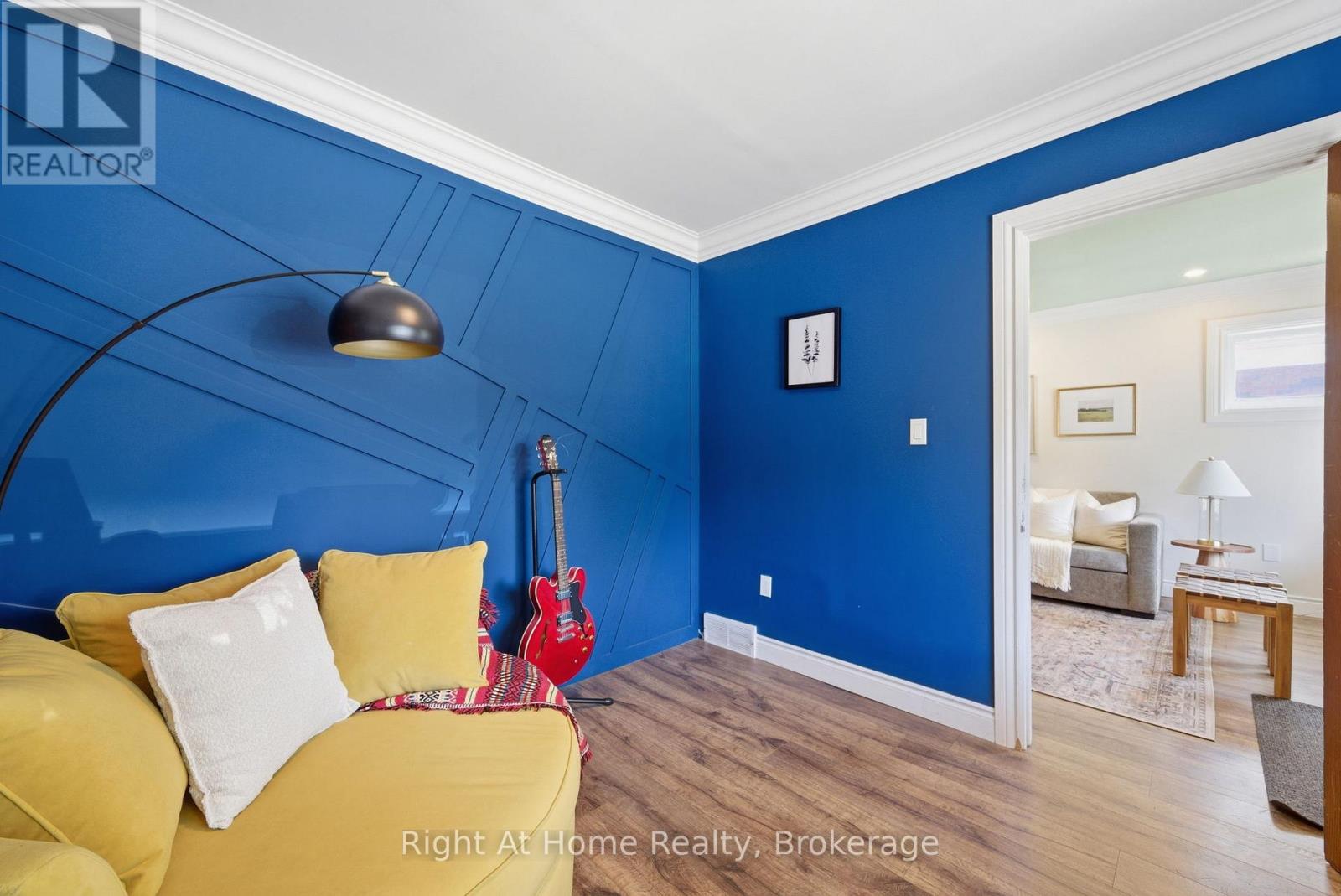 381 JARVIS STREET - 19