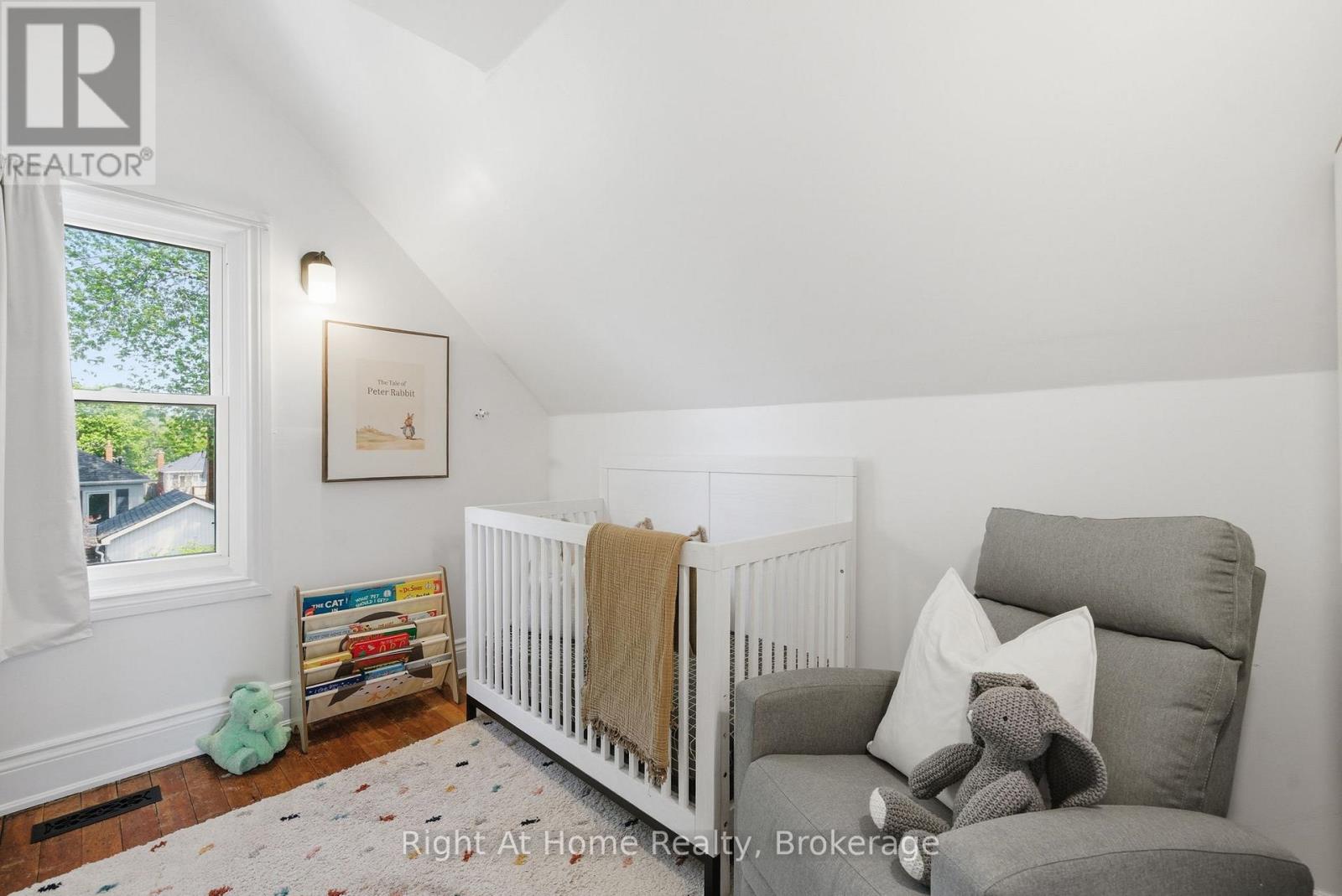 381 JARVIS STREET - 22