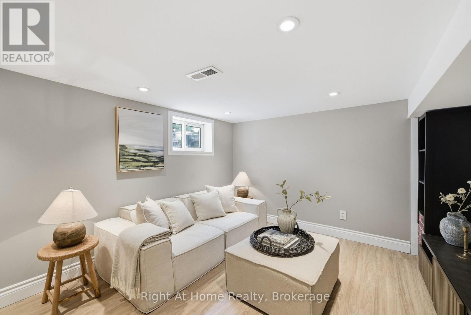 381 JARVIS STREET - 28
