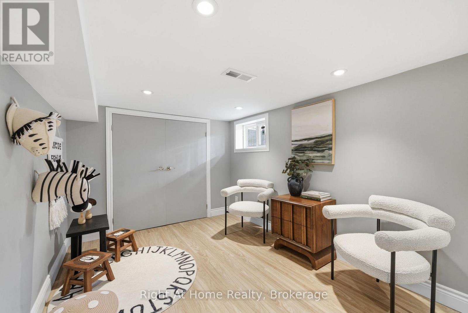 381 JARVIS STREET - 30