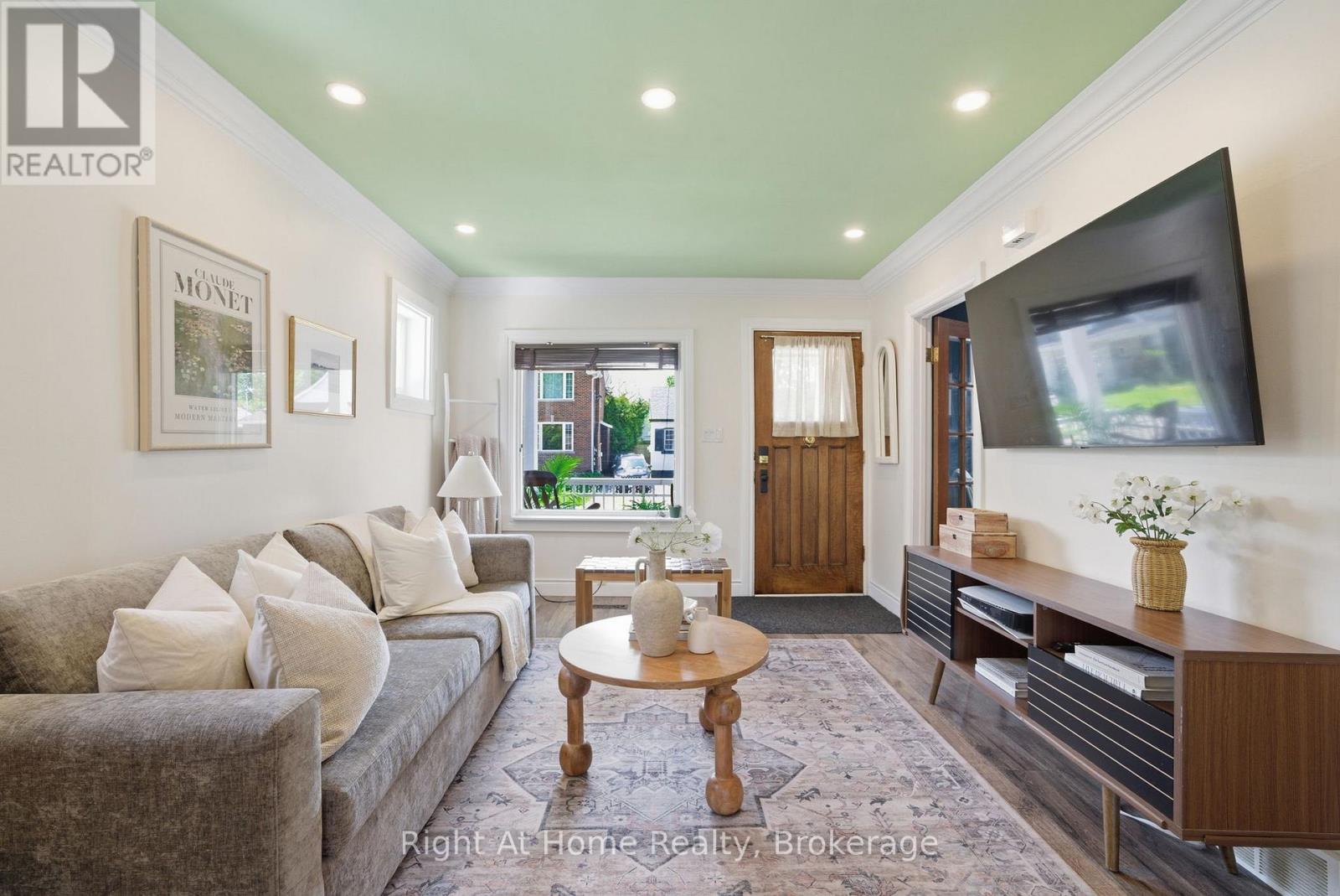 381 JARVIS STREET - 7