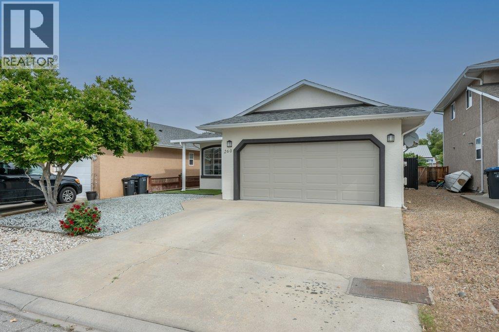 260 WILLOWS Place, Oliver