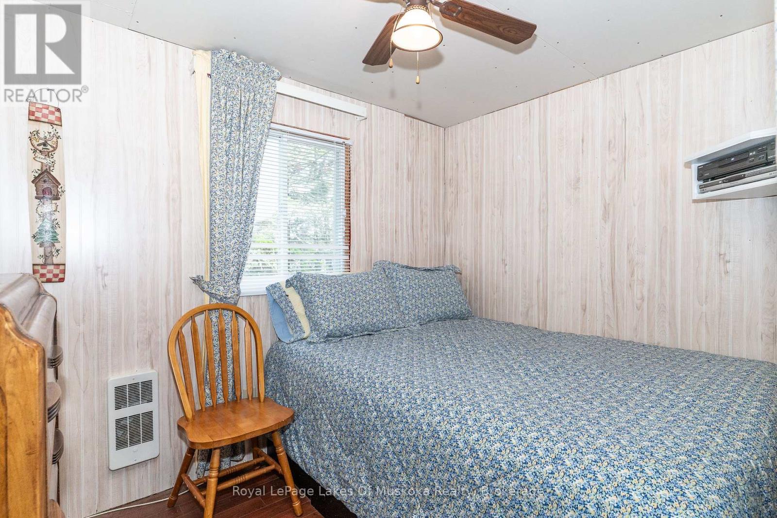 1082 LAKESHORE DRIVE S - 11