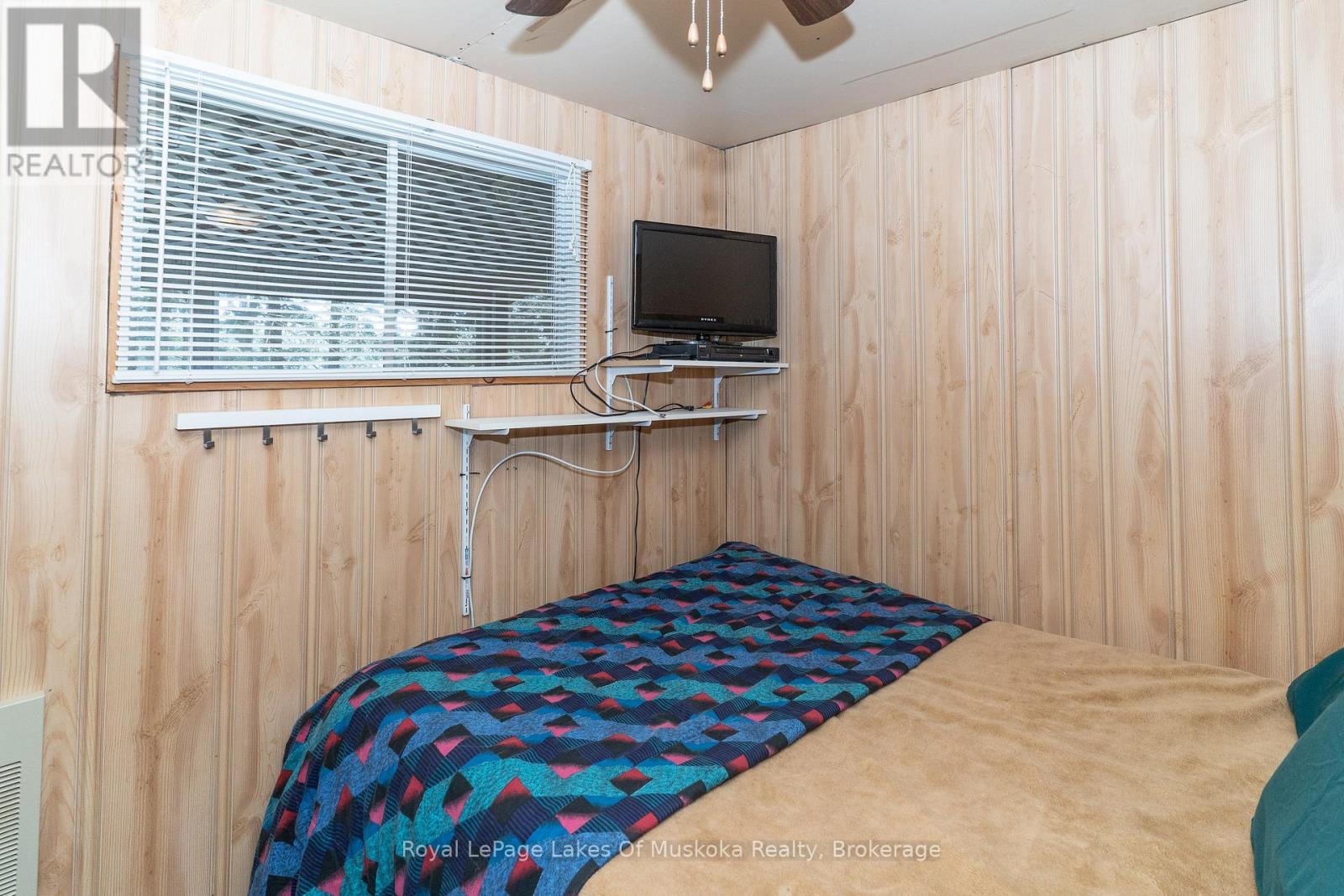 1082 LAKESHORE DRIVE S - 12