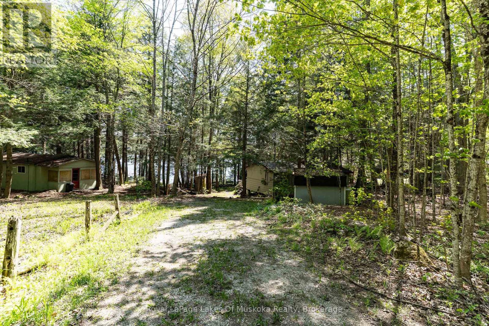 1082 LAKESHORE DRIVE S - 18