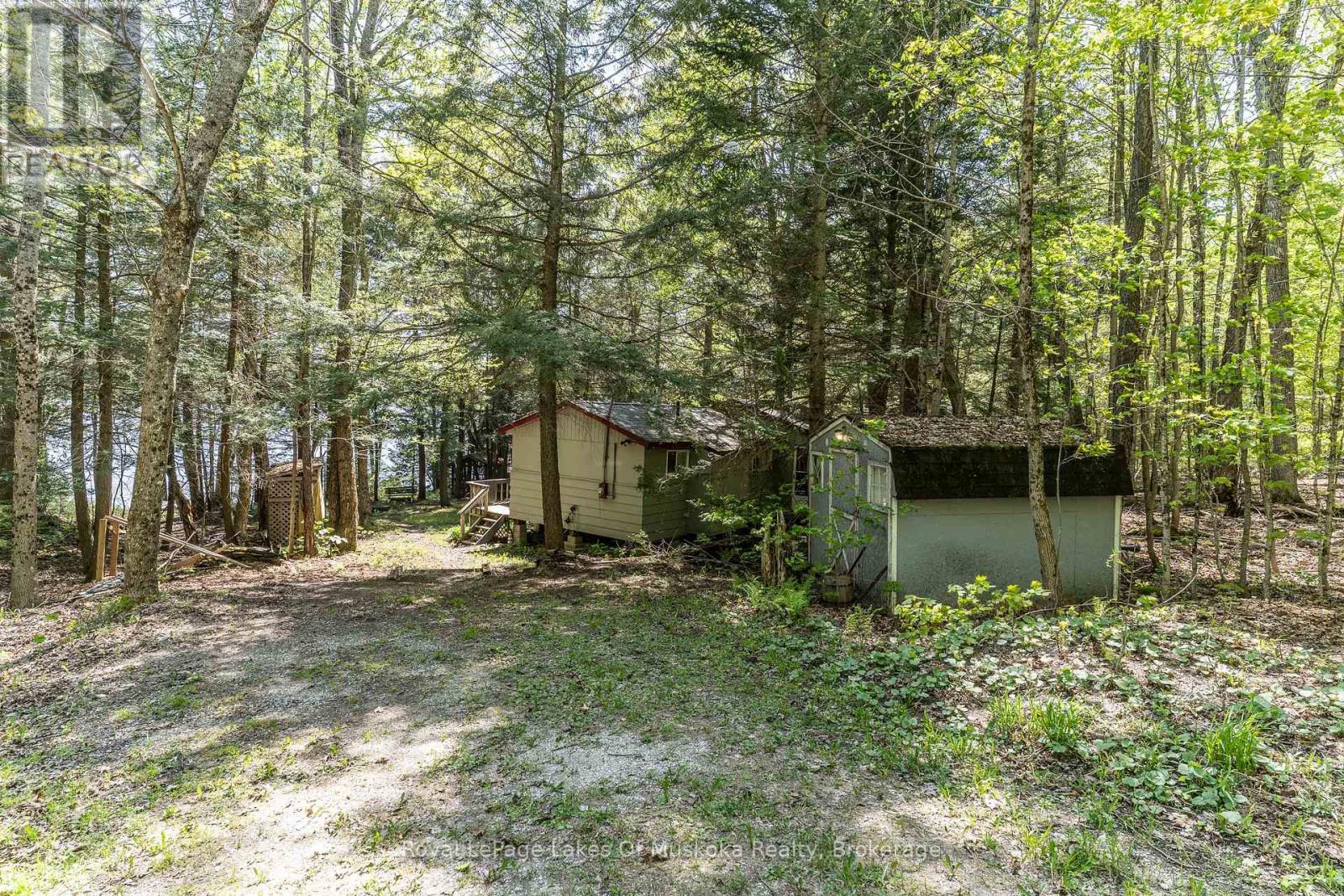 1082 LAKESHORE DRIVE S - 19