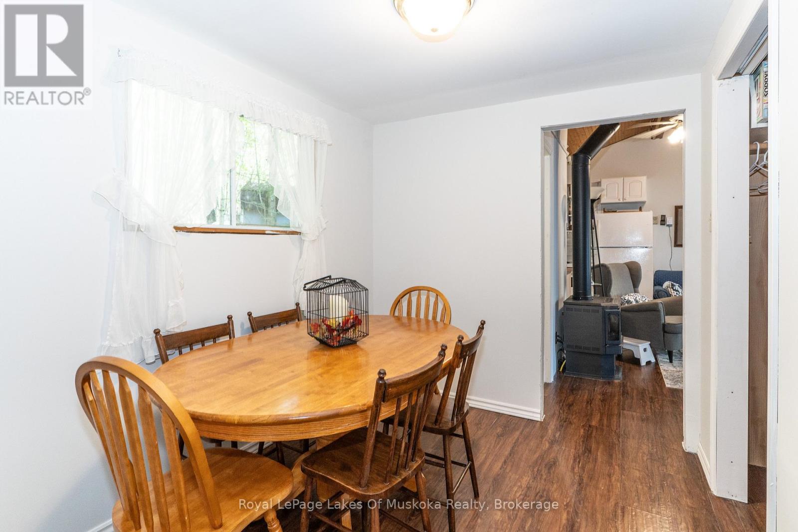 1082 LAKESHORE DRIVE S - 8
