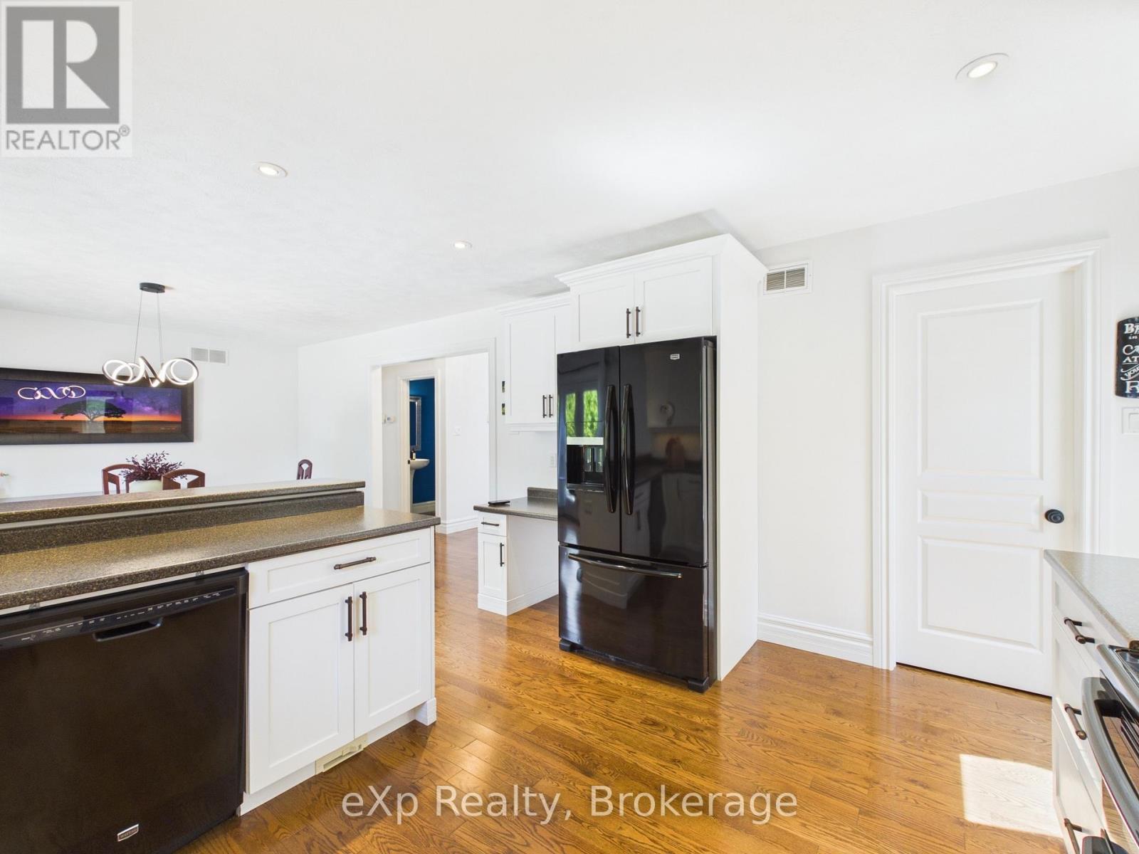 513 CREEKWOOD DRIVE - 12