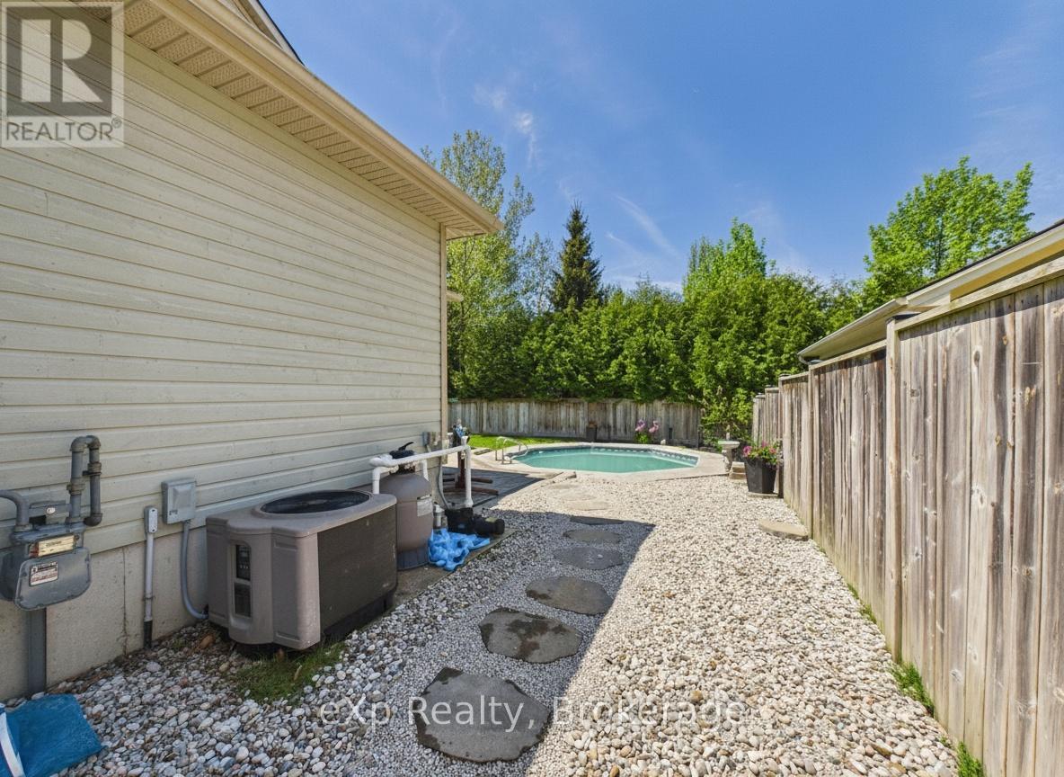 513 CREEKWOOD DRIVE - 41