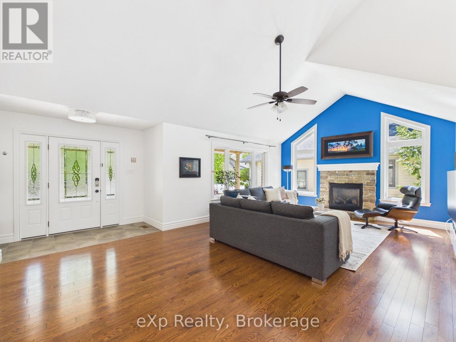 513 CREEKWOOD DRIVE - 8