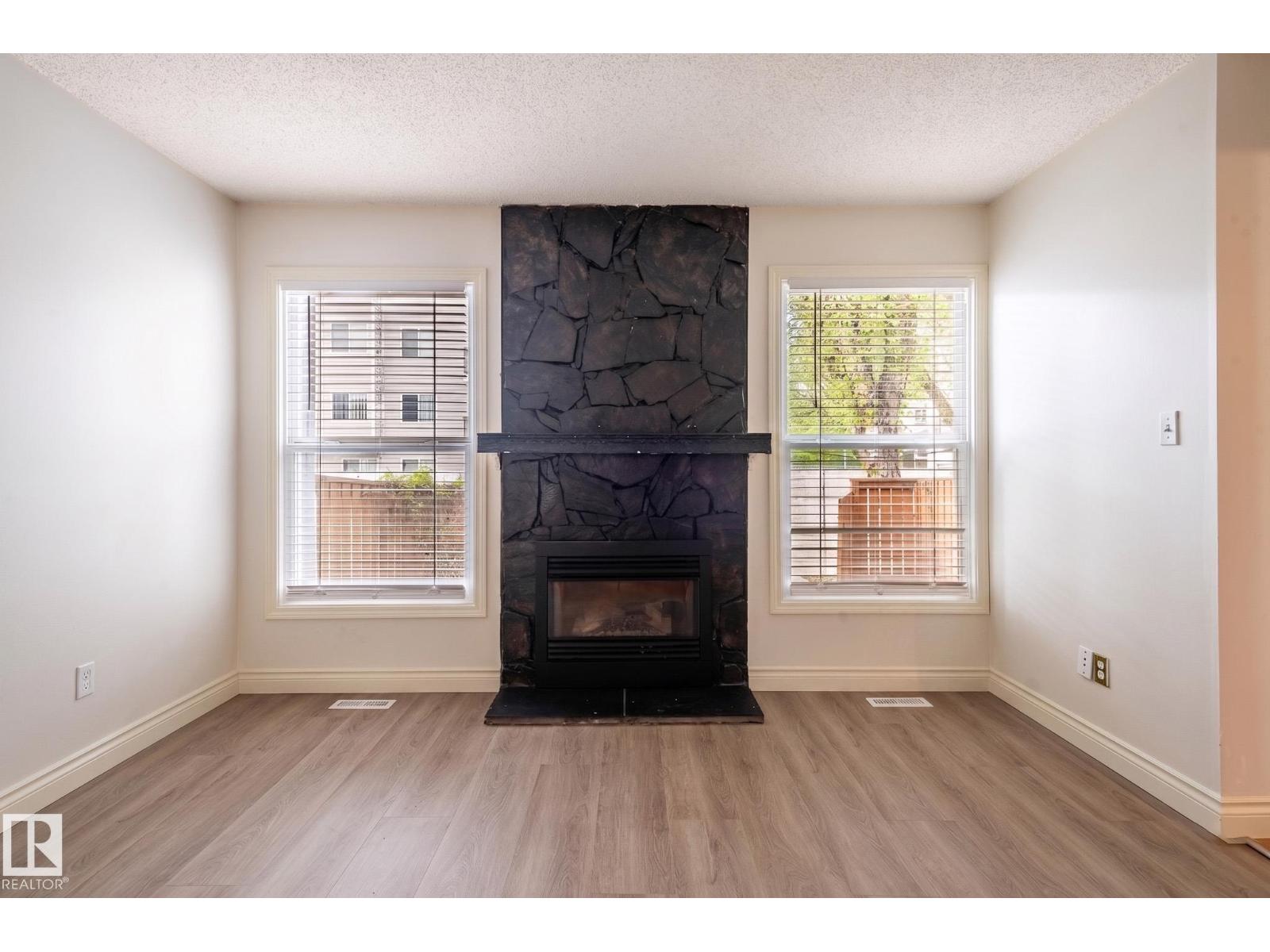 18439 66 AV NW - 11
