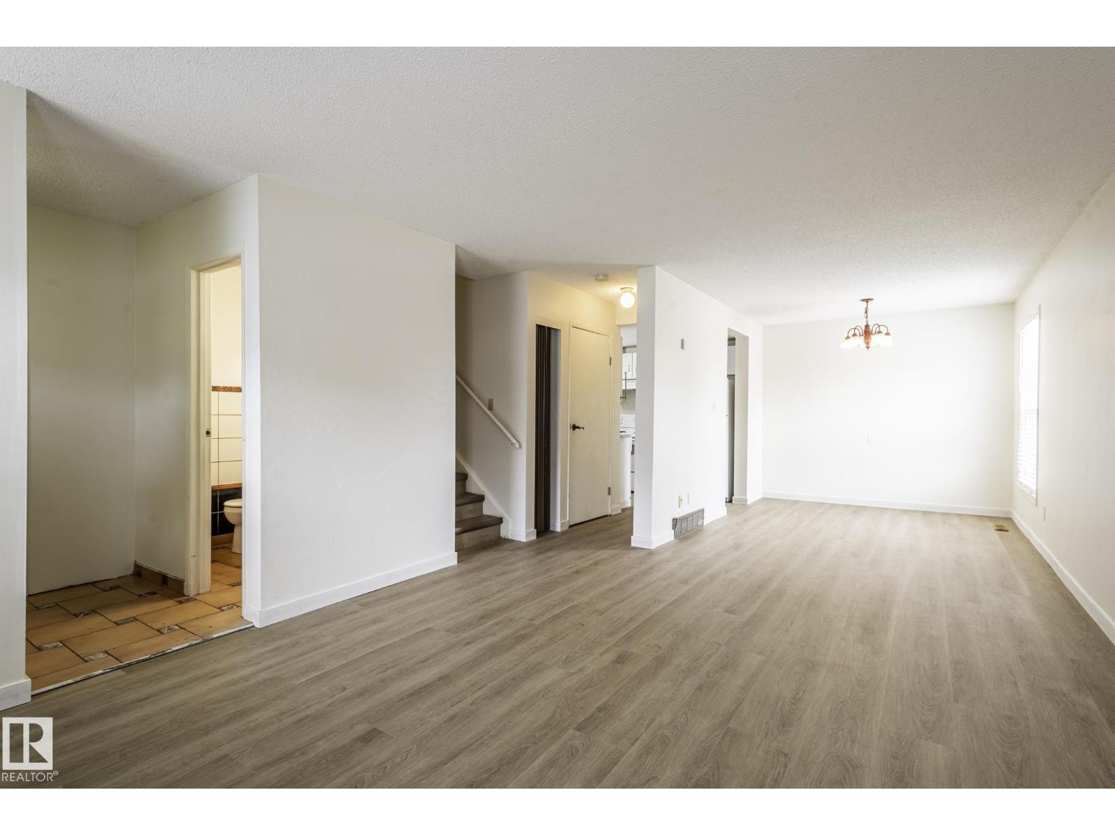 18439 66 AV NW - 14