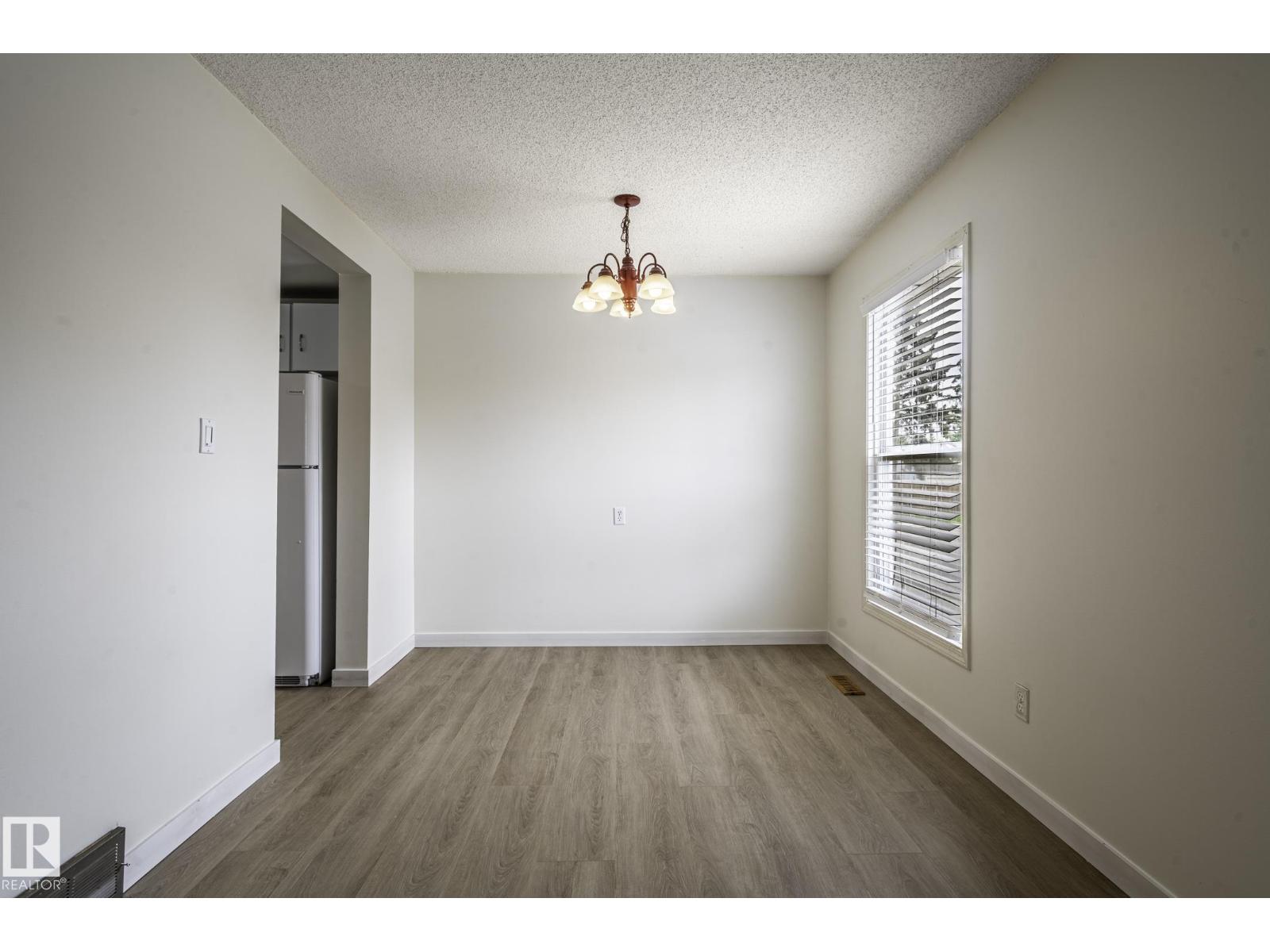 18439 66 AV NW - 17