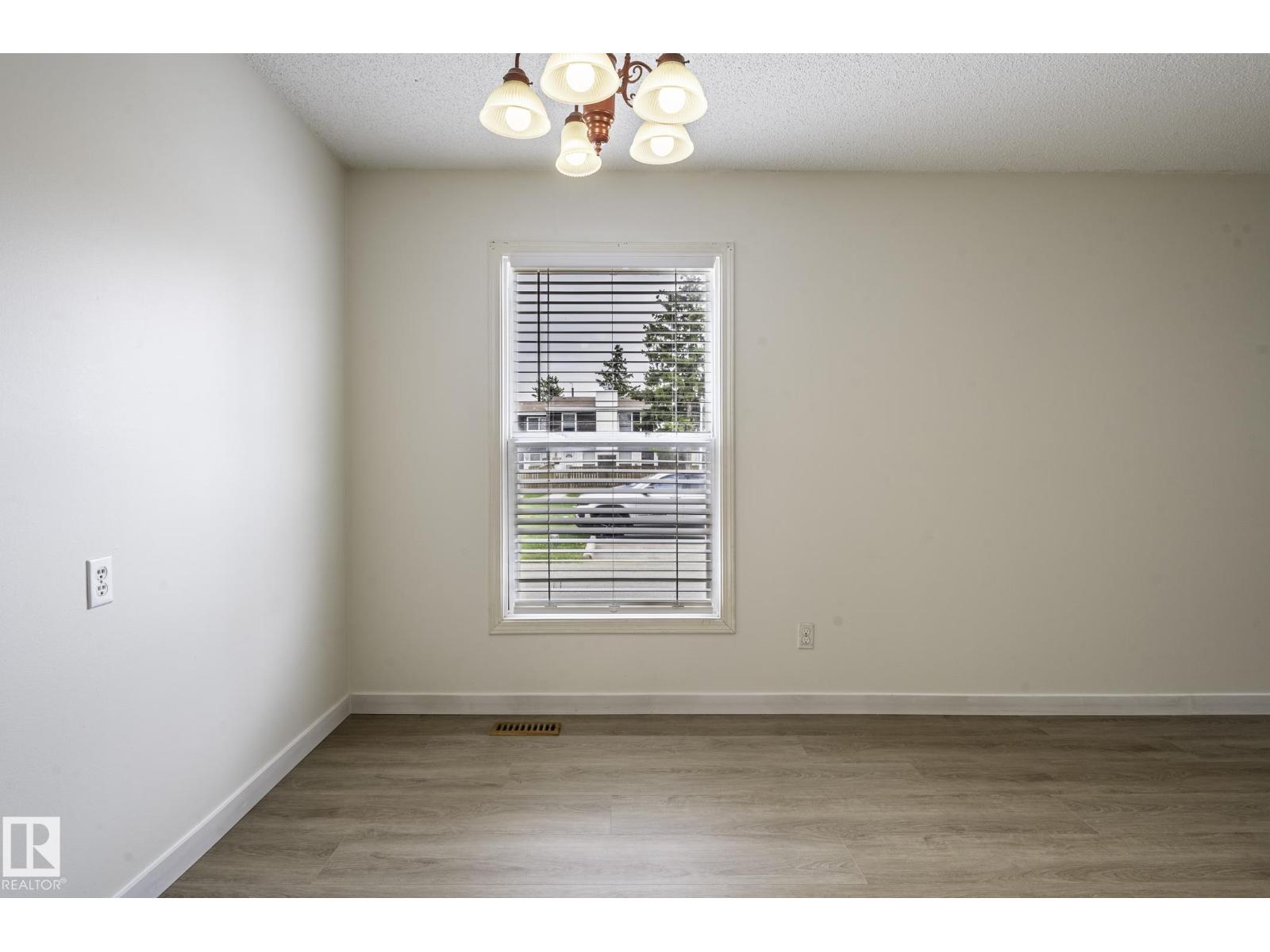 18439 66 AV NW - 18