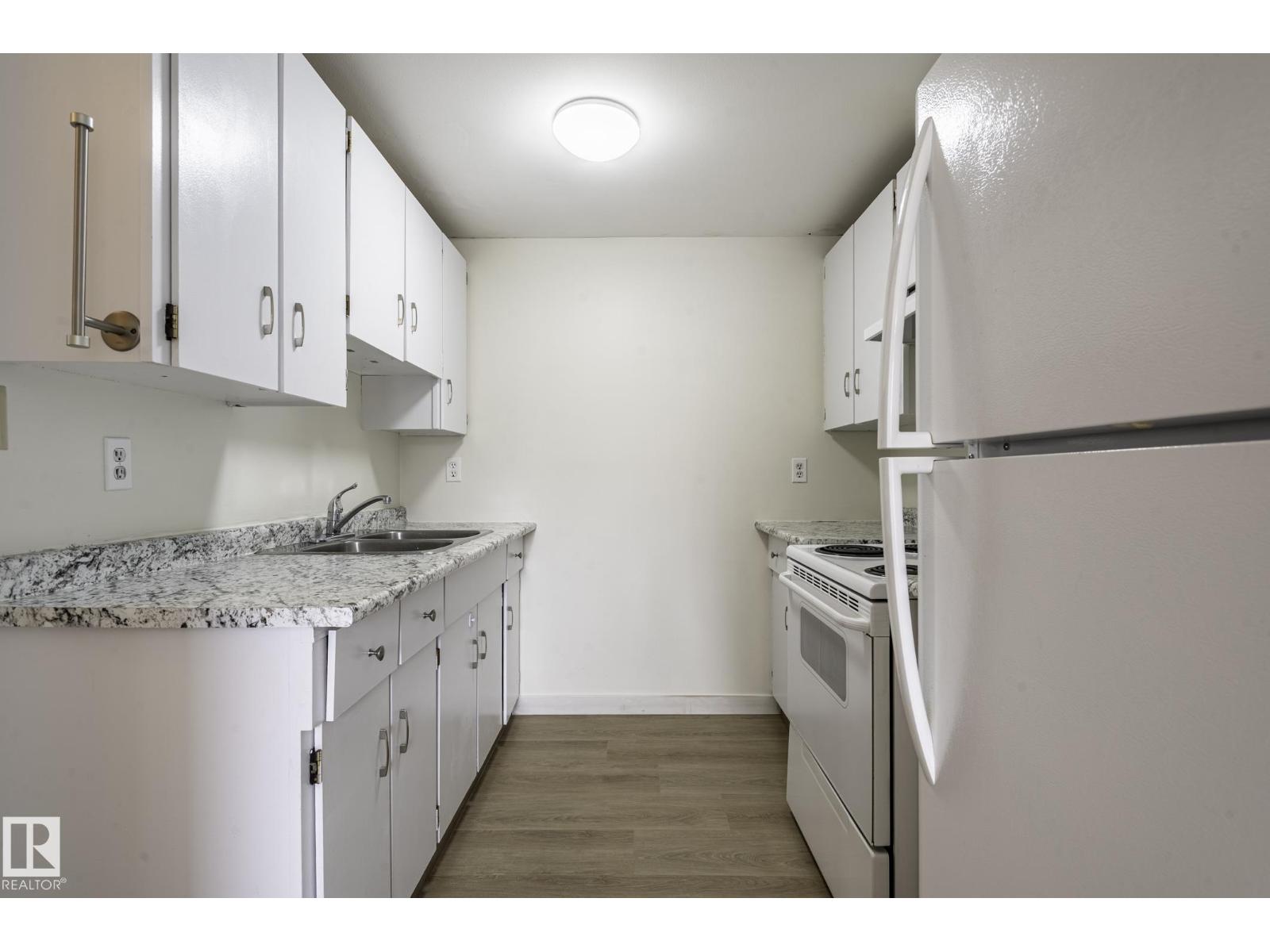18439 66 AV NW - 21
