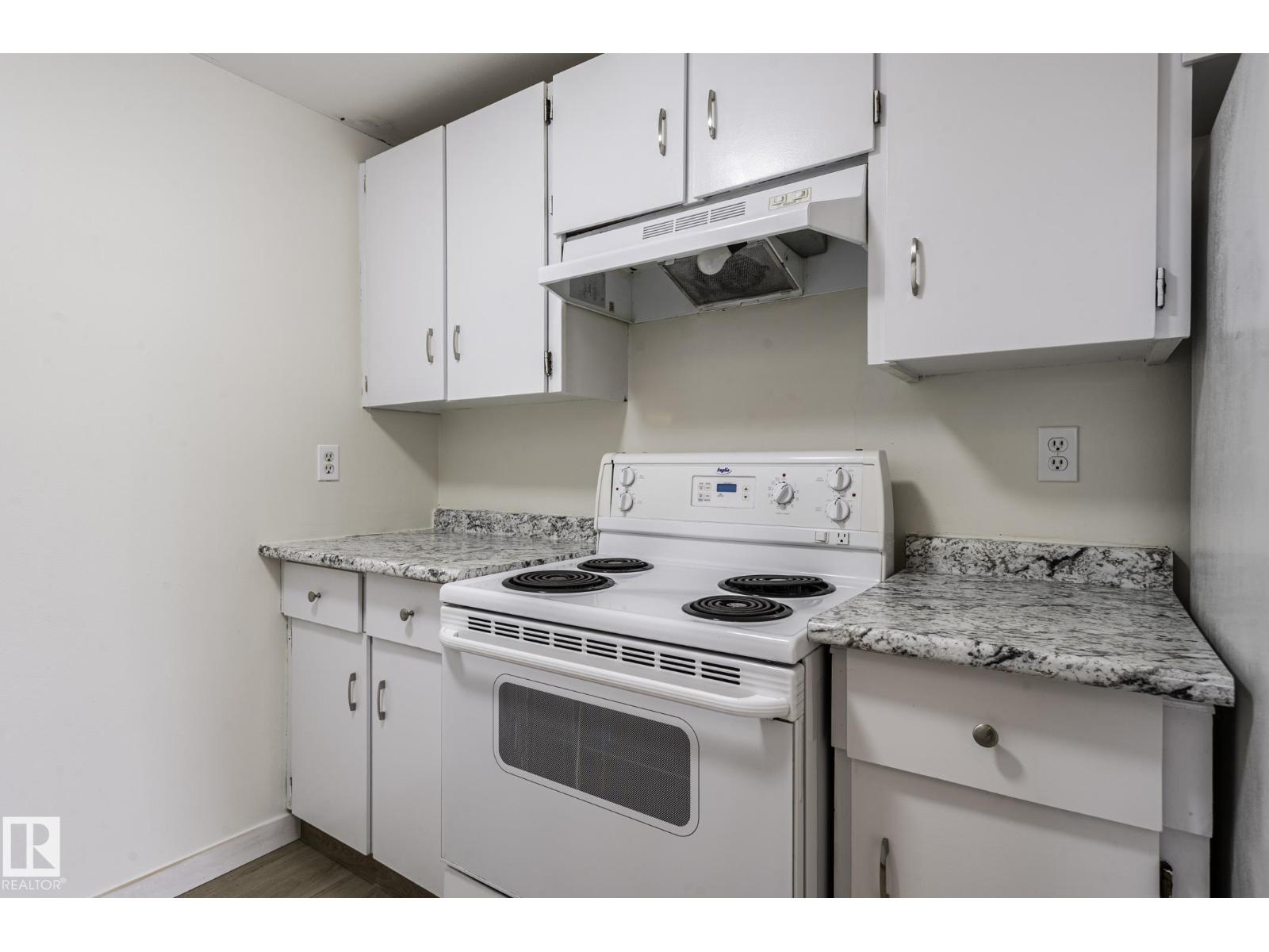 18439 66 AV NW - 22