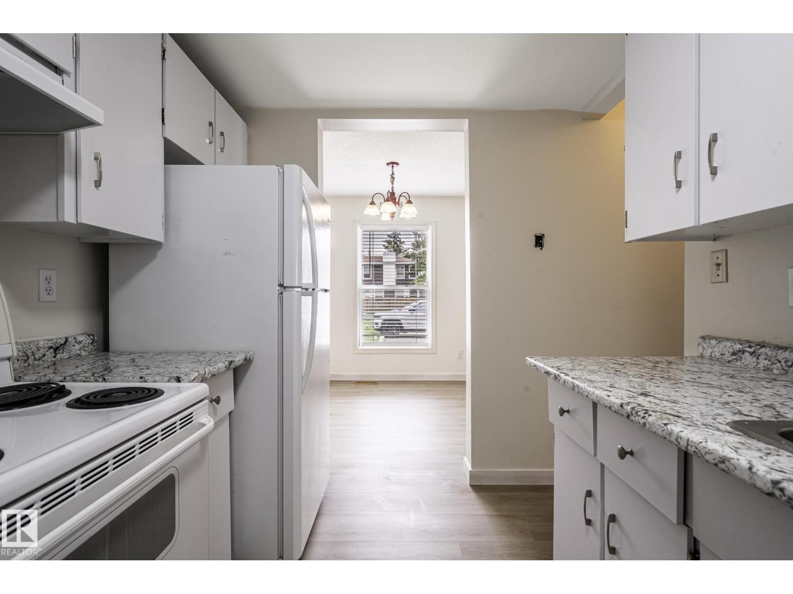 18439 66 AV NW - 23