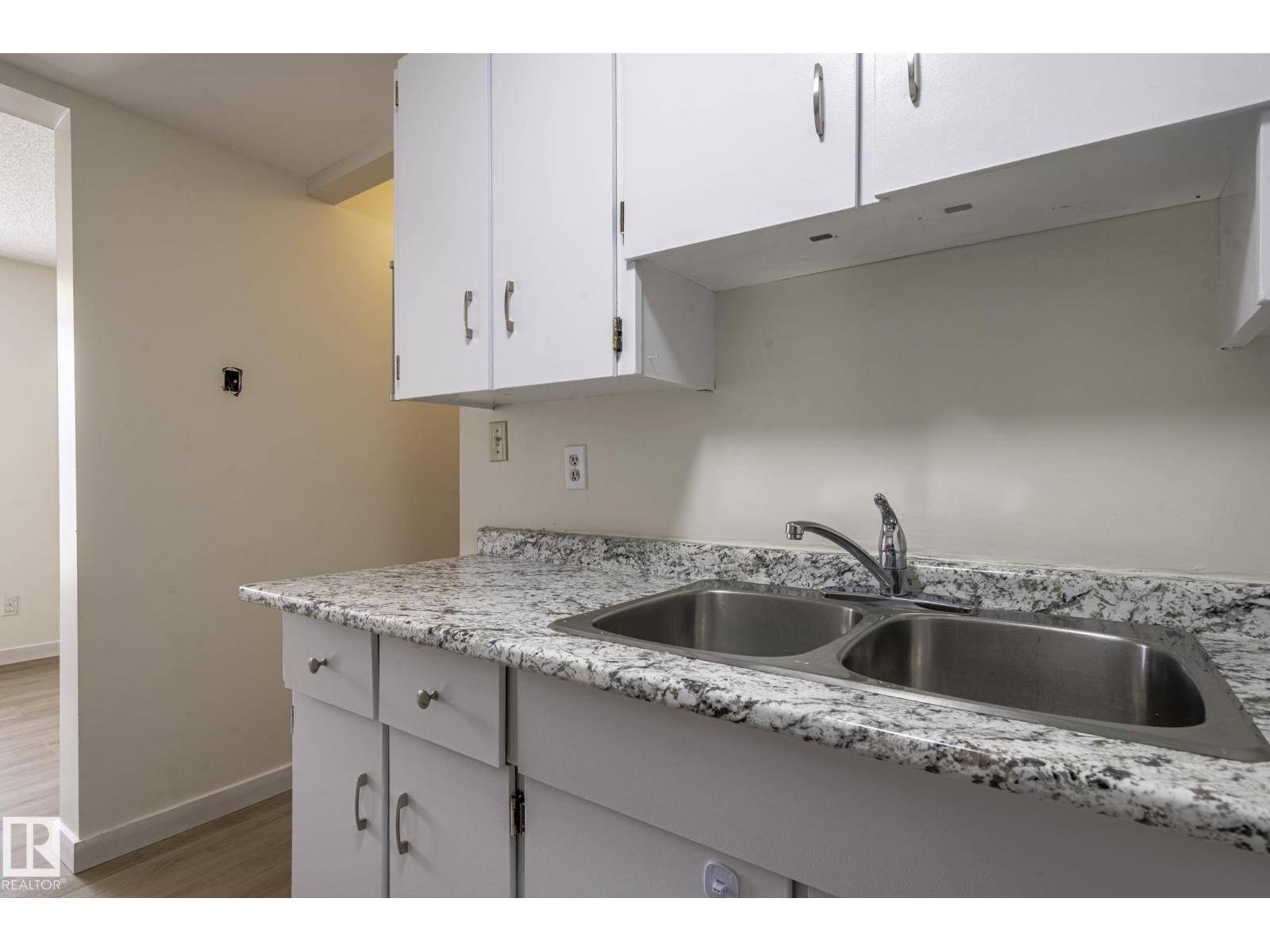 18439 66 AV NW - 24