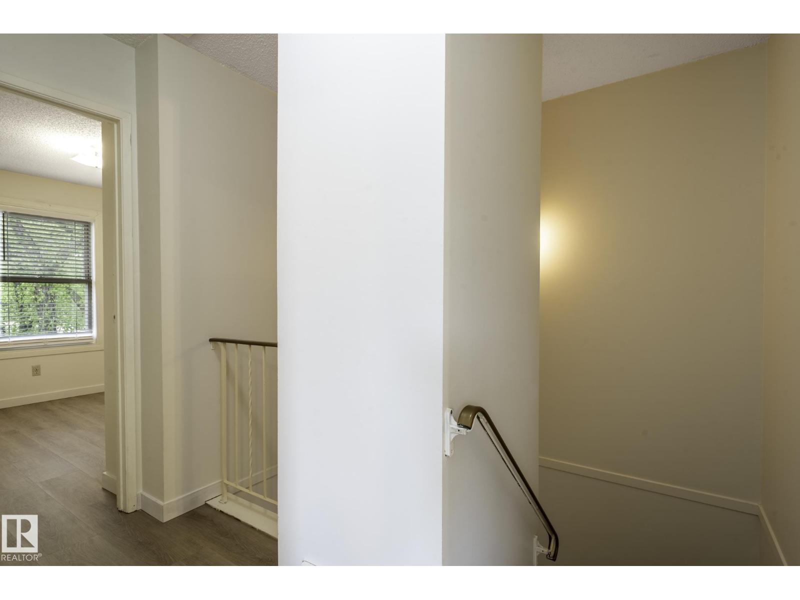 18439 66 AV NW - 28