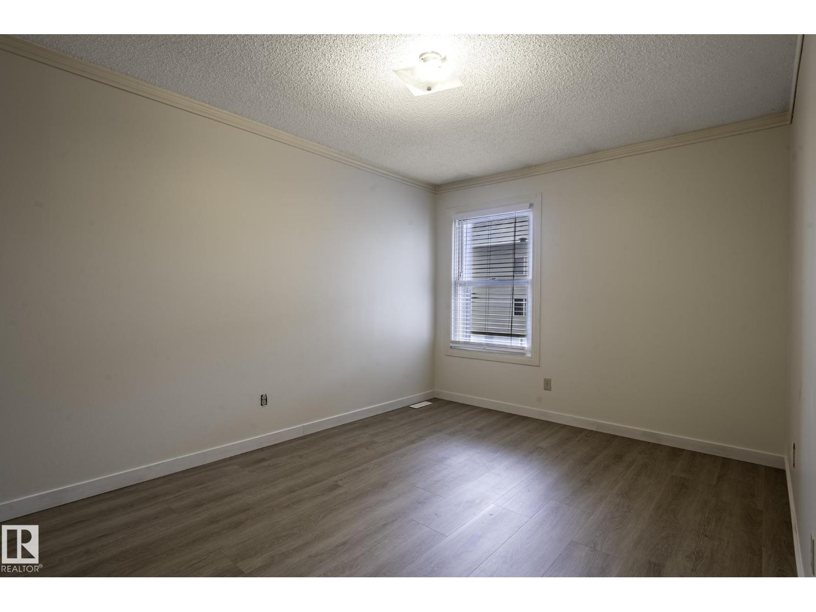 18439 66 AV NW - 34