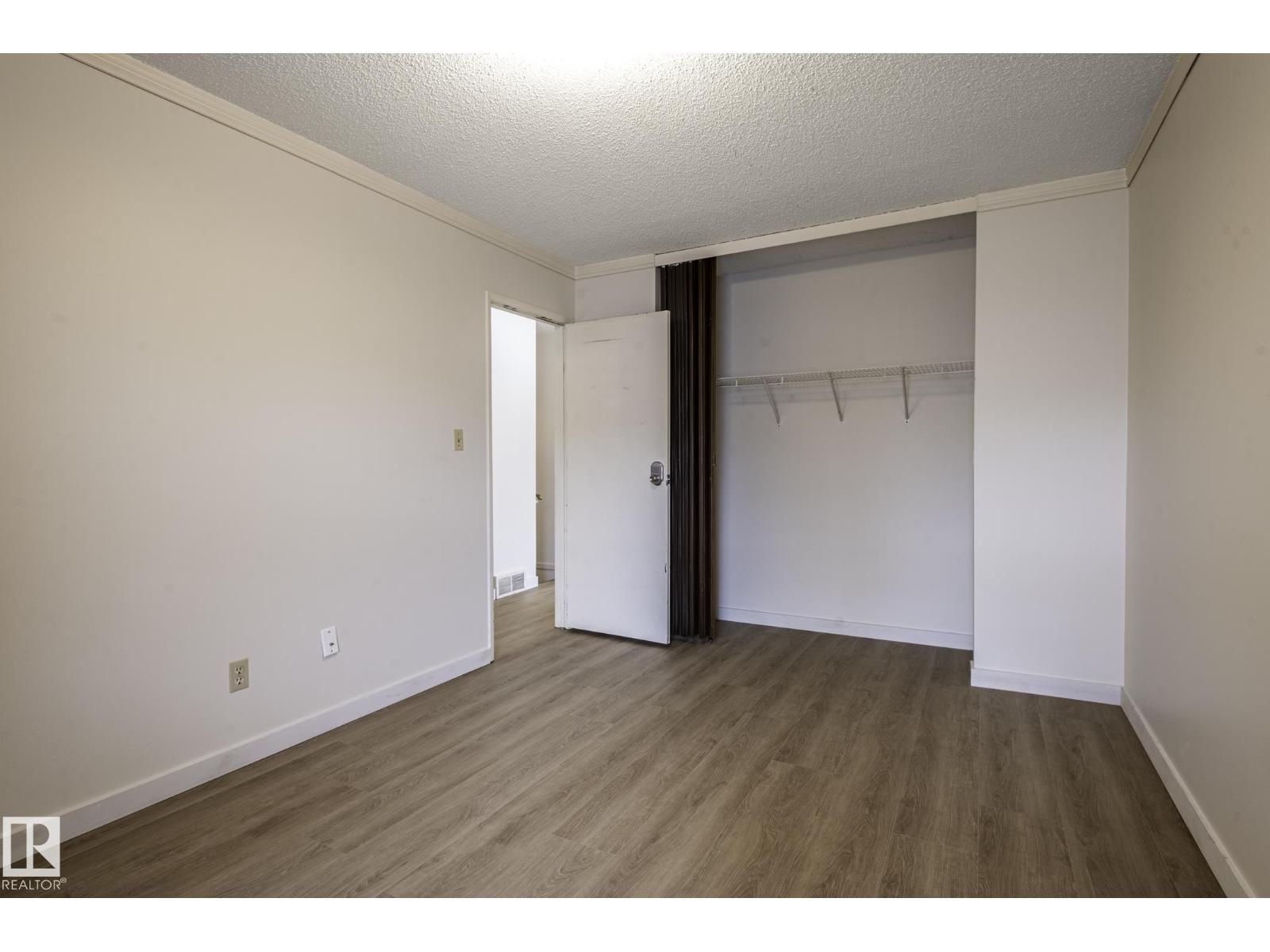 18439 66 AV NW - 35