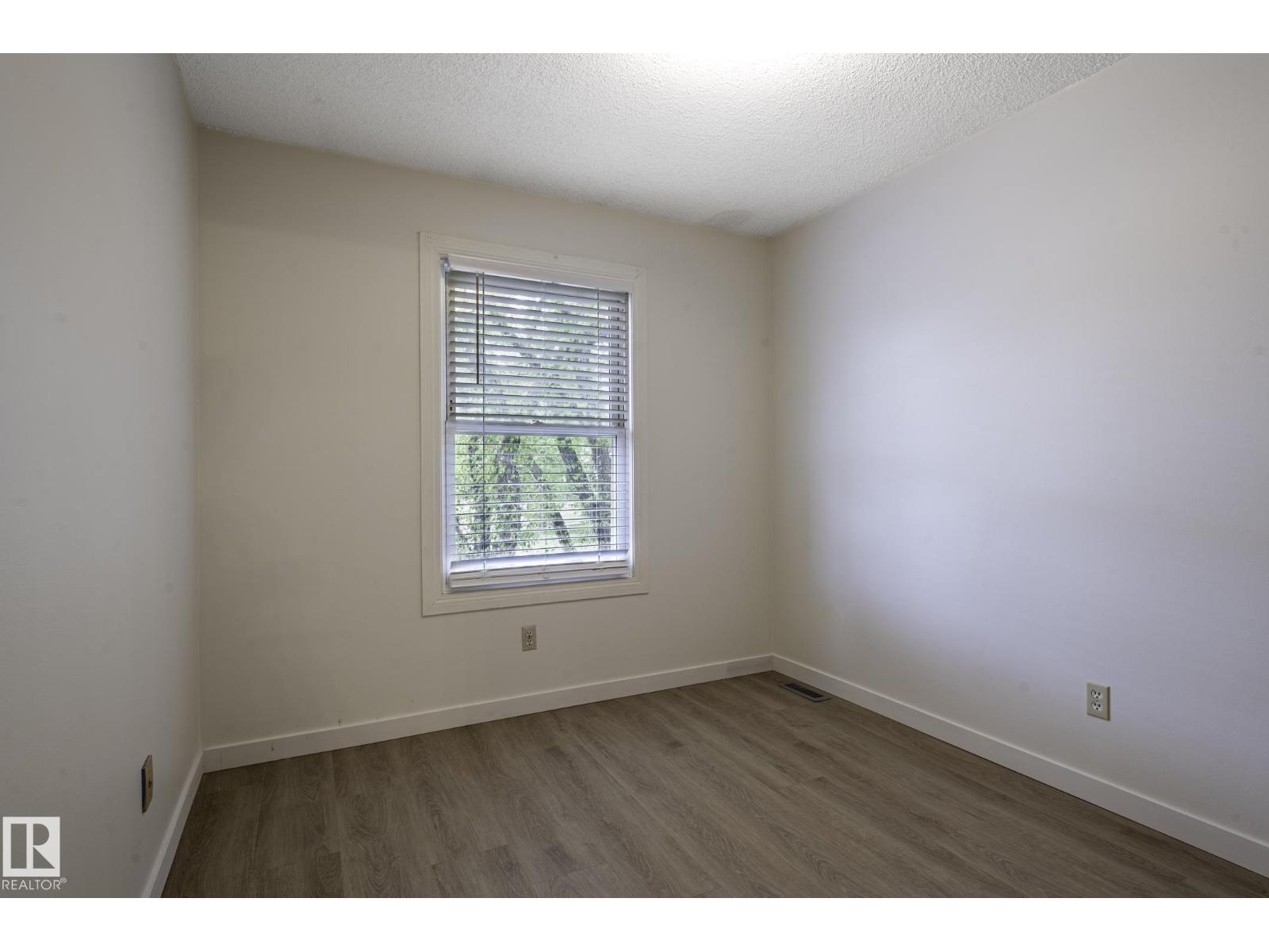 18439 66 AV NW - 36