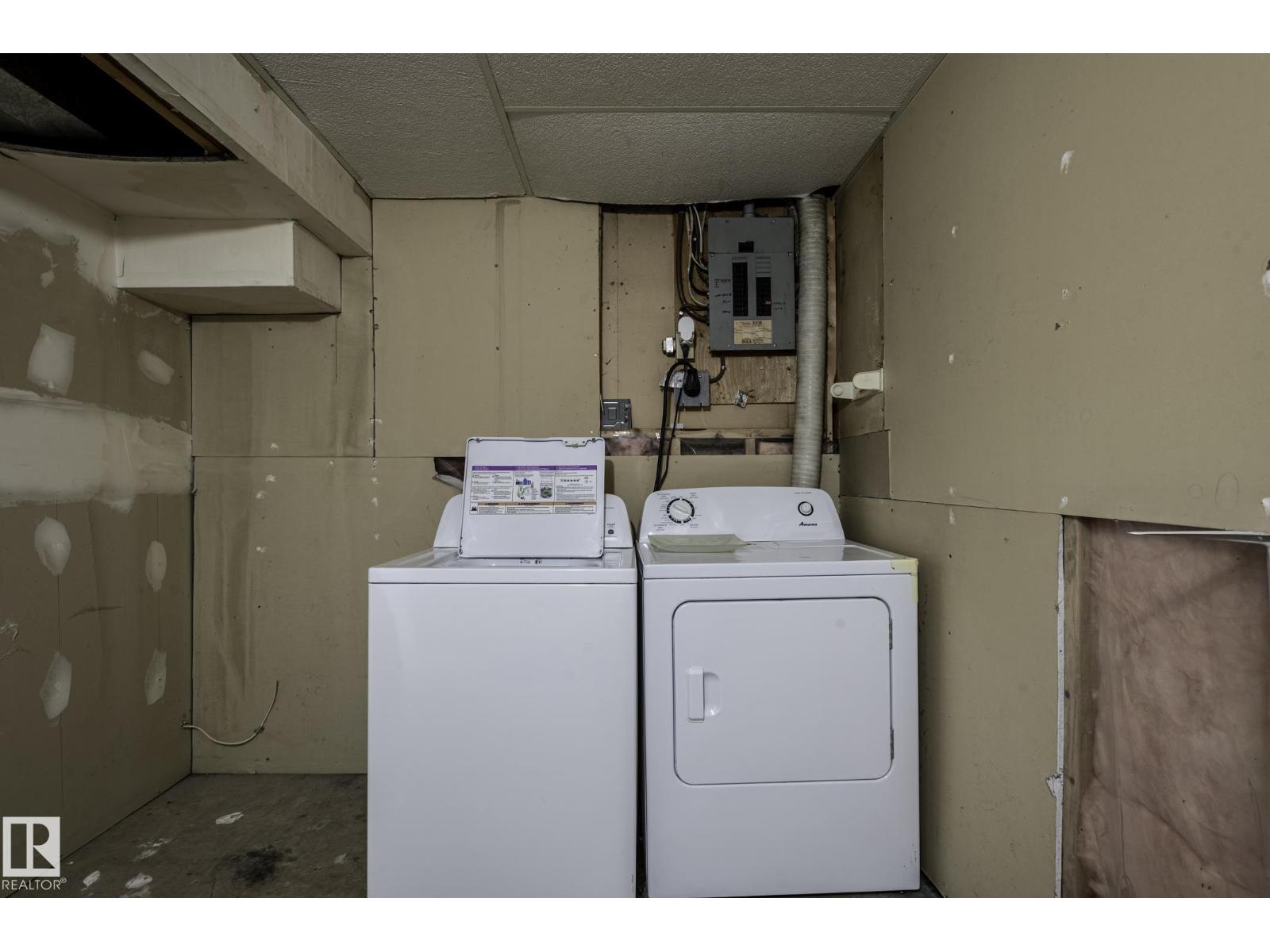 18439 66 AV NW - 38