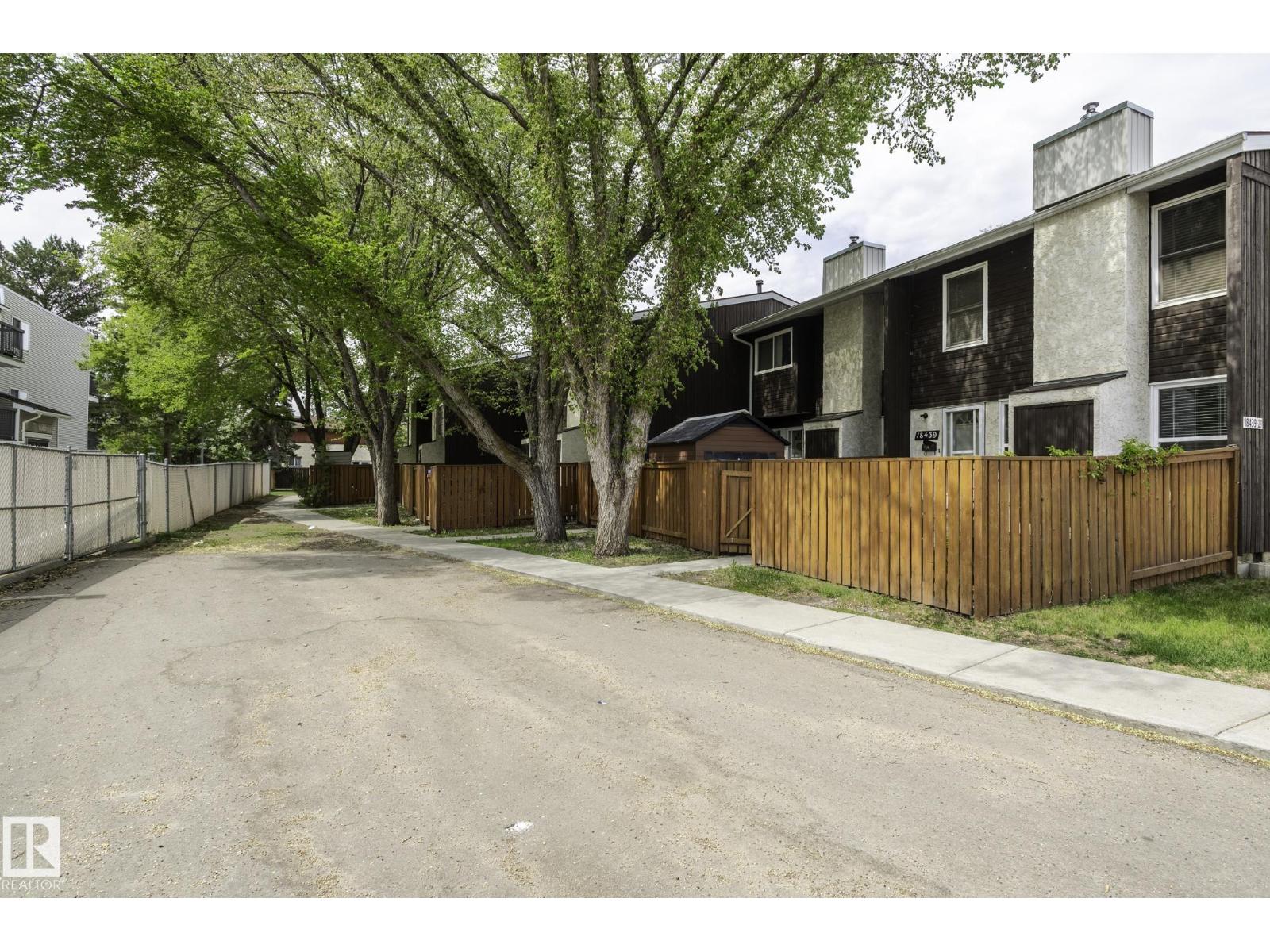 18439 66 AV NW - 4