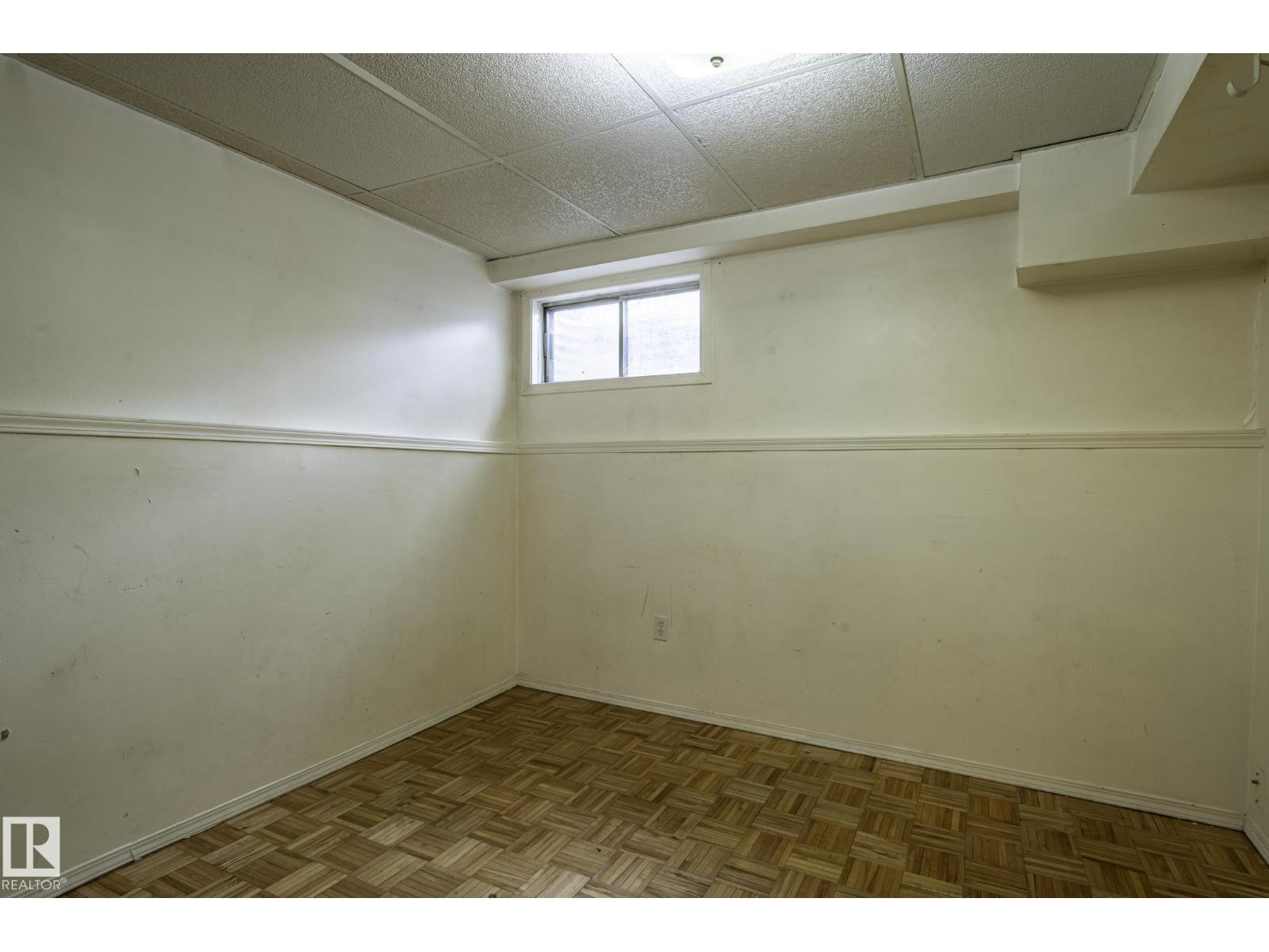 18439 66 AV NW - 40