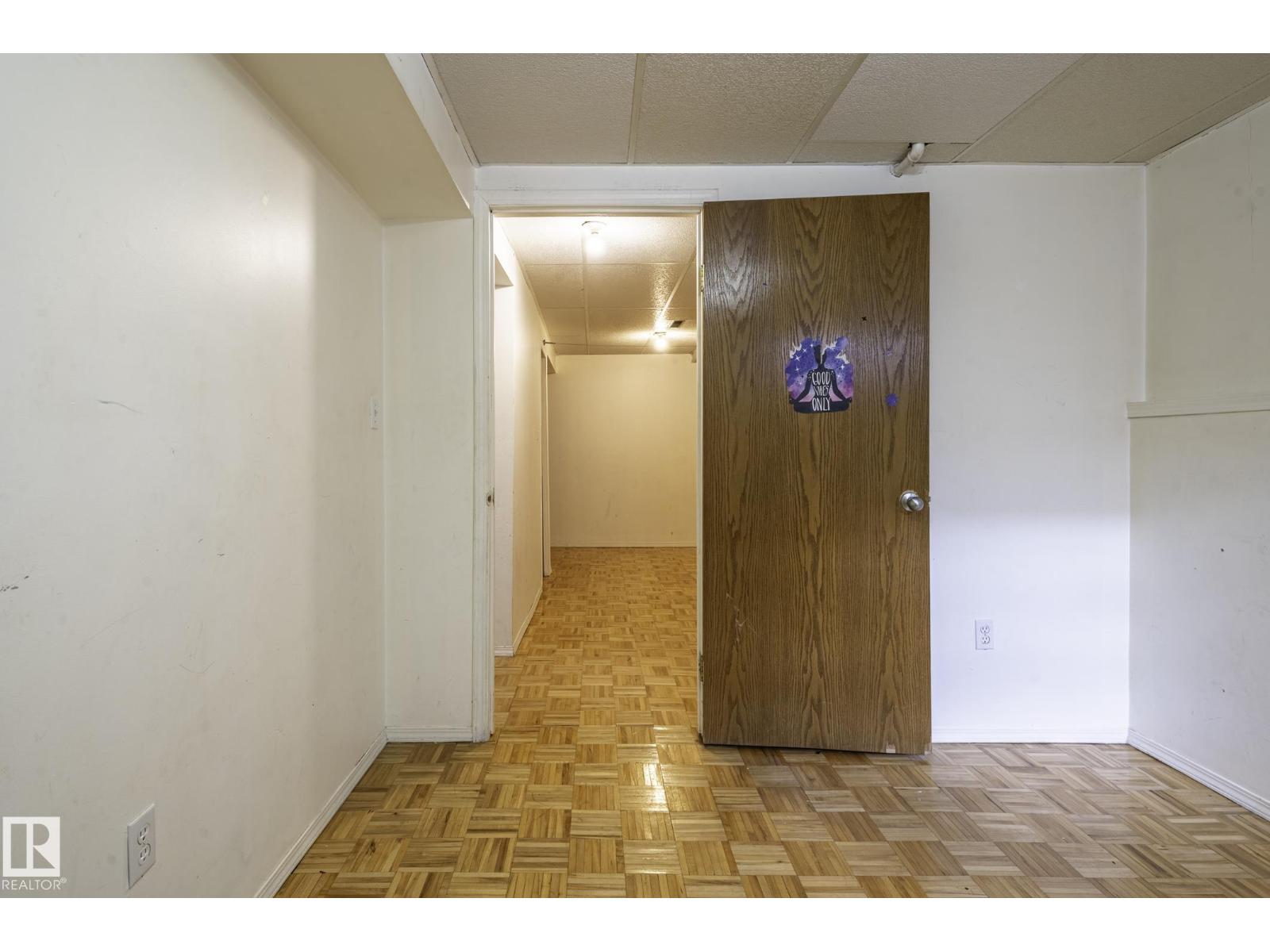 18439 66 AV NW - 41