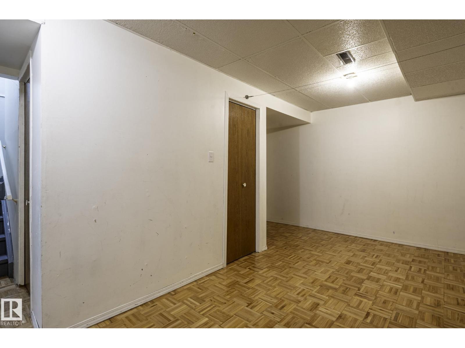 18439 66 AV NW - 42