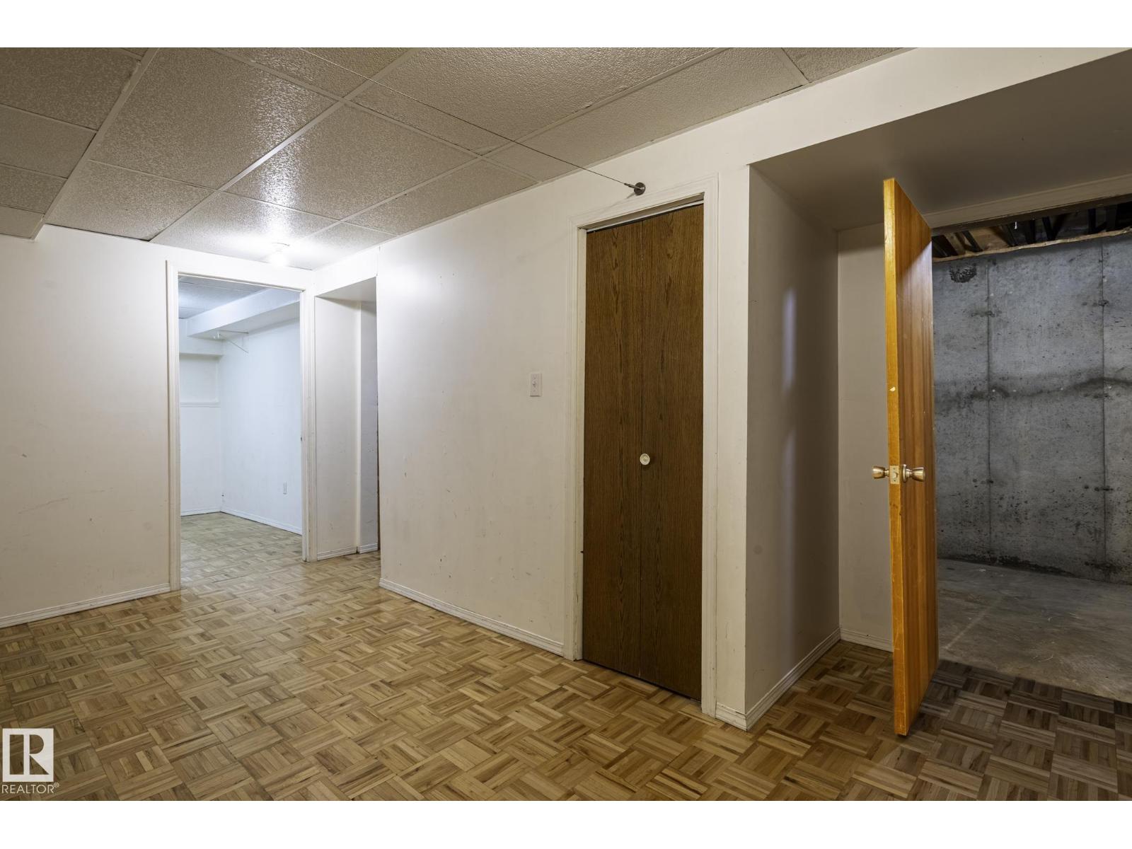 18439 66 AV NW - 44